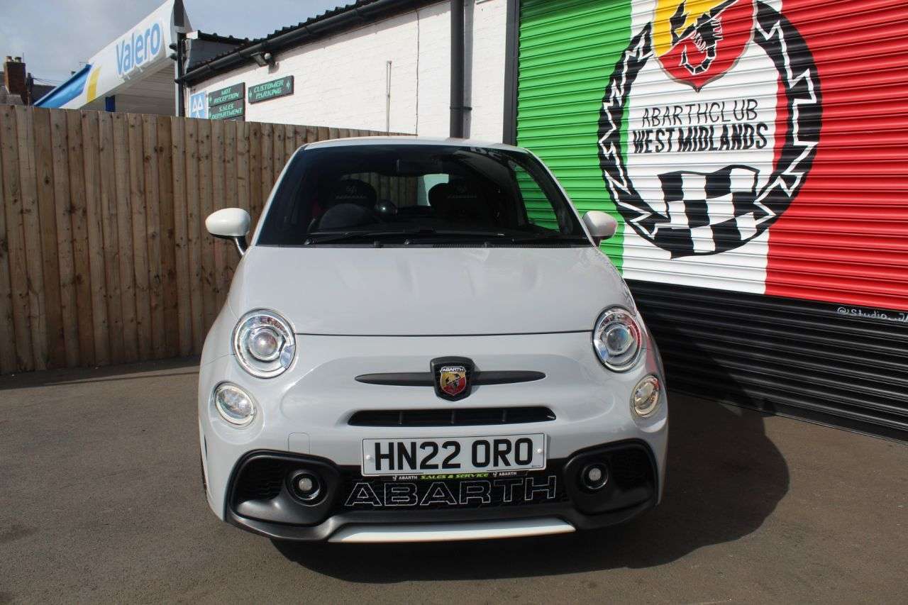 A 2022 ABARTH 695 1.4 T-Jet EsseEsse Hatchback 3dr Petrol Manual Euro 6 (180 bhp) A 2022 ABARTH 695 1.4 T-Jet EsseEsse Hatchback 3dr Petrol Manual Euro 6 (180 bhp)