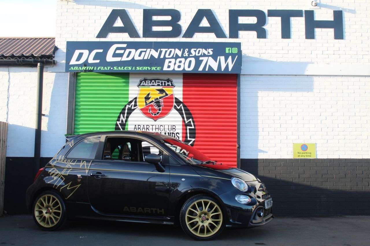 A 2021 ABARTH 595 1.4 T-Jet Scorpioneoro Hatchback 3dr Petrol Manual Euro 6 (165 bhp) ONE OF A 2021 ABARTH 595 1.4 T-Jet Scorpioneoro Hatchback 3dr Petrol Manual Euro 6 (165 bhp) ONE OF