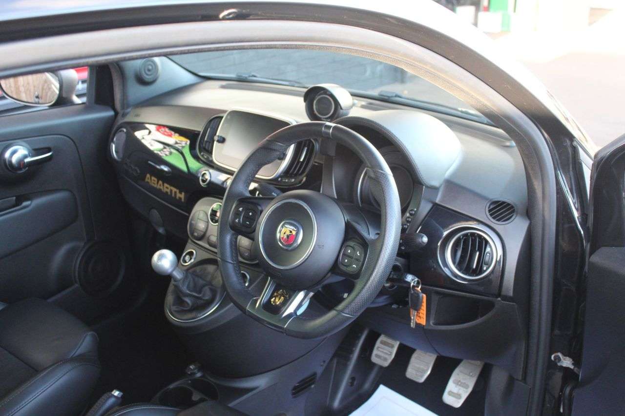 2021 ABARTH 595 2021 ABARTH 595