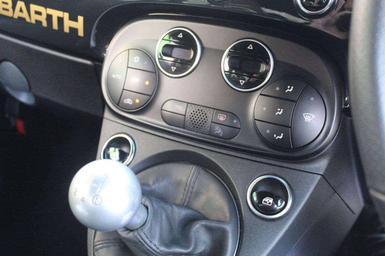 2021 ABARTH 595 2021 ABARTH 595