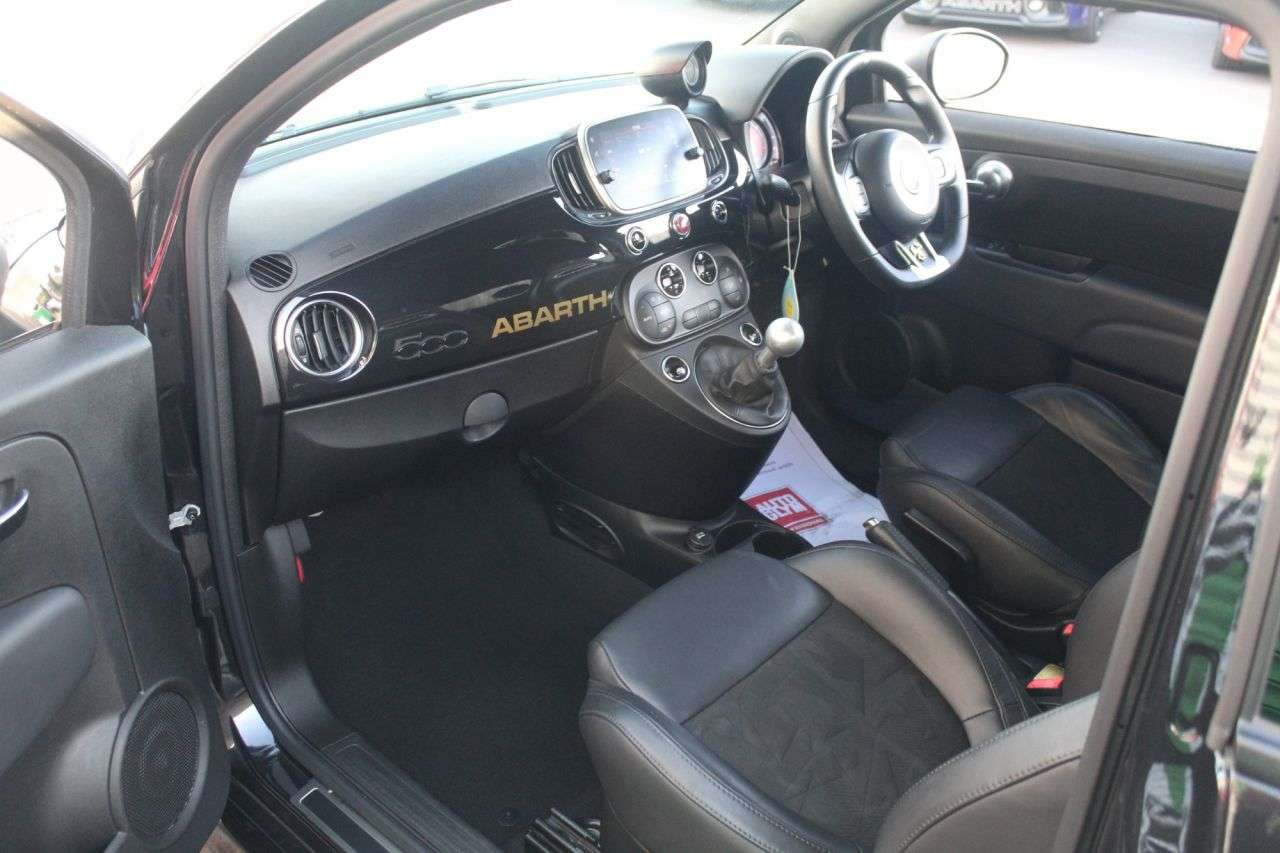 2021 ABARTH 595 2021 ABARTH 595