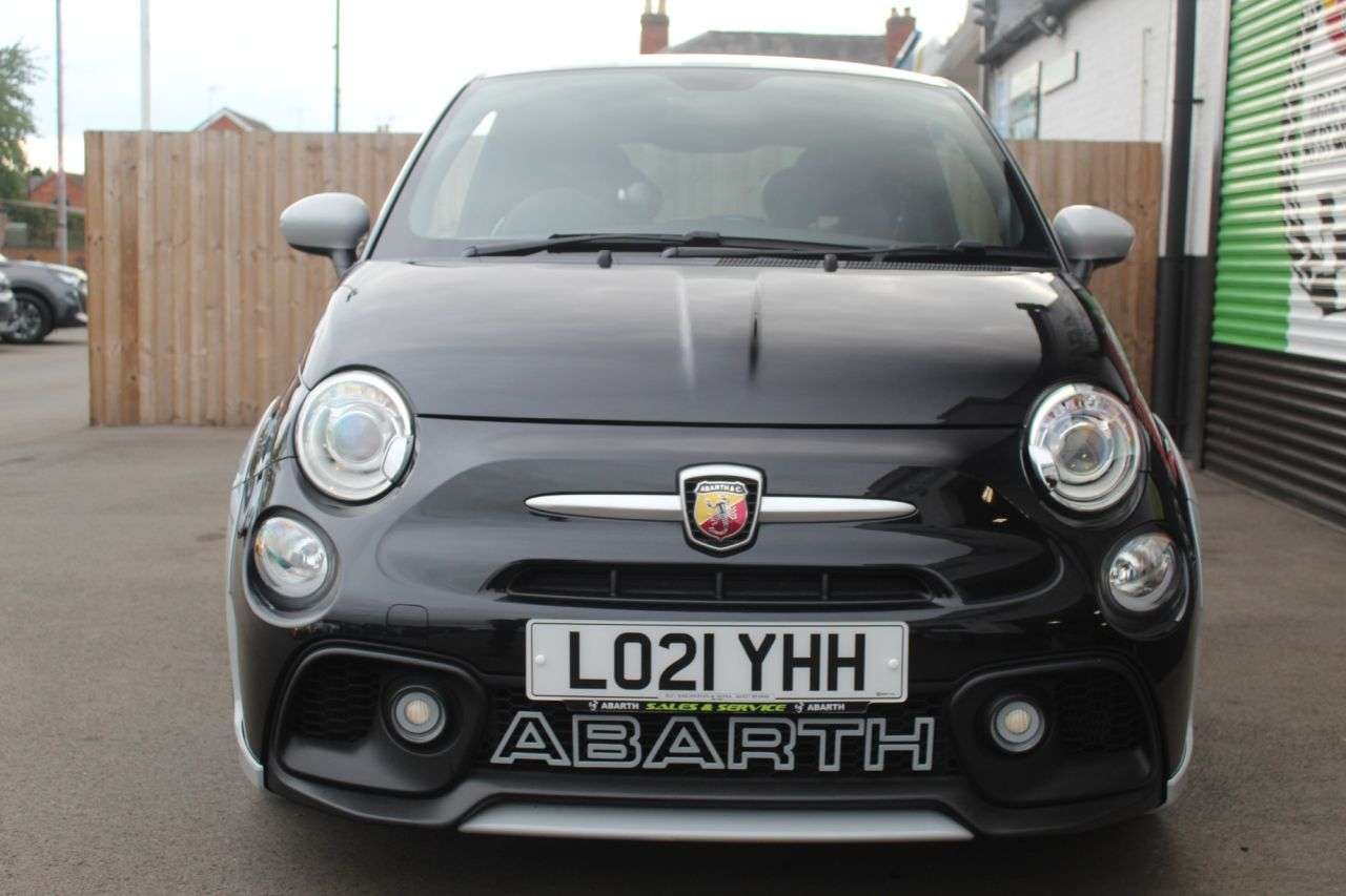 2021 ABARTH 695 2021 ABARTH 695