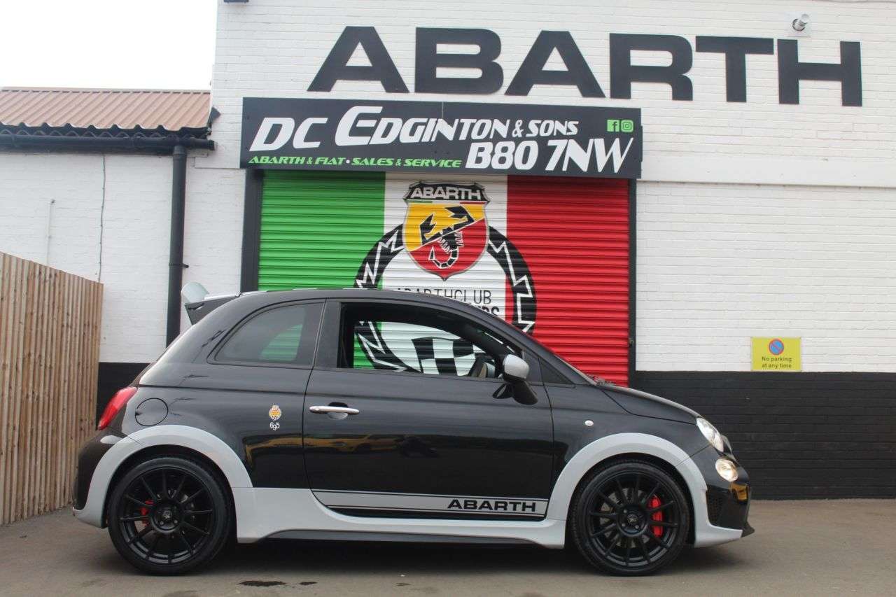 2021 ABARTH 695 2021 ABARTH 695