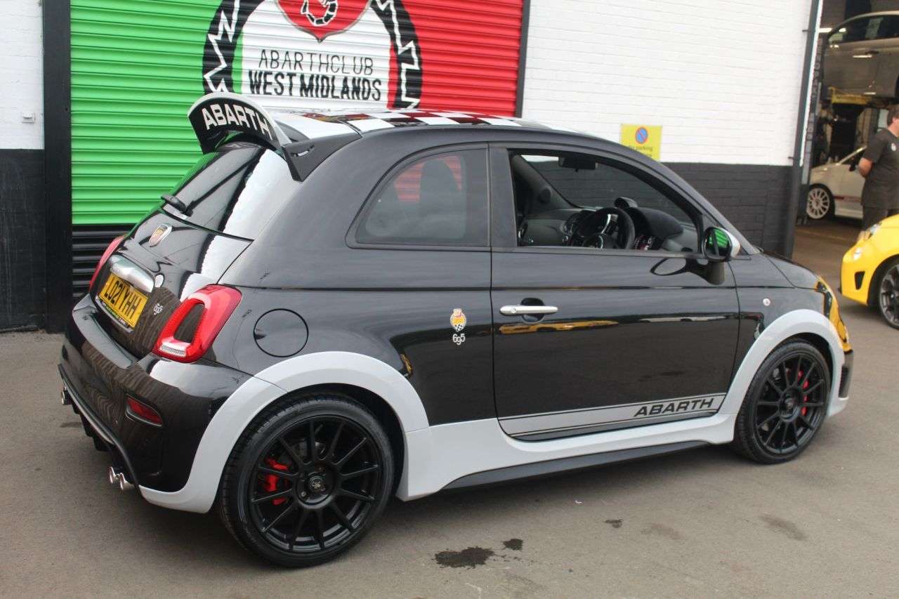 2021 ABARTH 695 2021 ABARTH 695