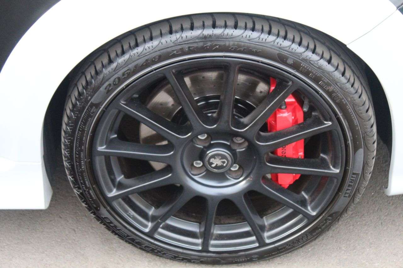 2021 ABARTH 695 2021 ABARTH 695