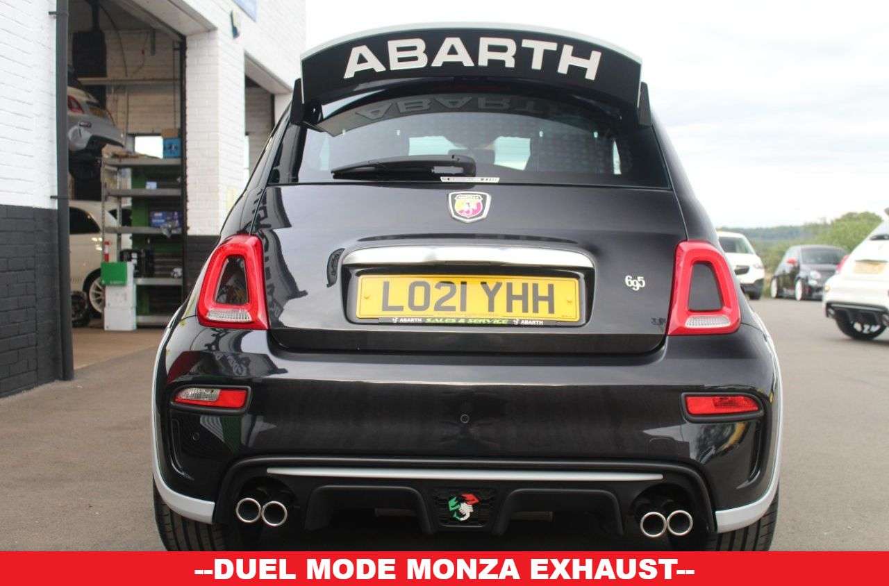 2021 ABARTH 695 2021 ABARTH 695