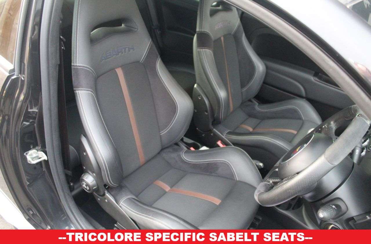 2021 ABARTH 695 2021 ABARTH 695