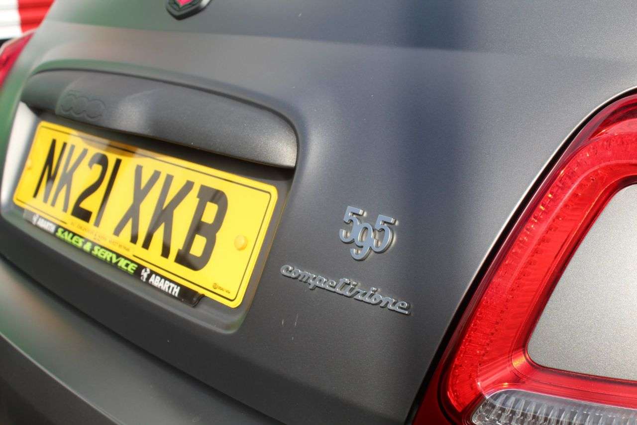2021 ABARTH 595 2021 ABARTH 595