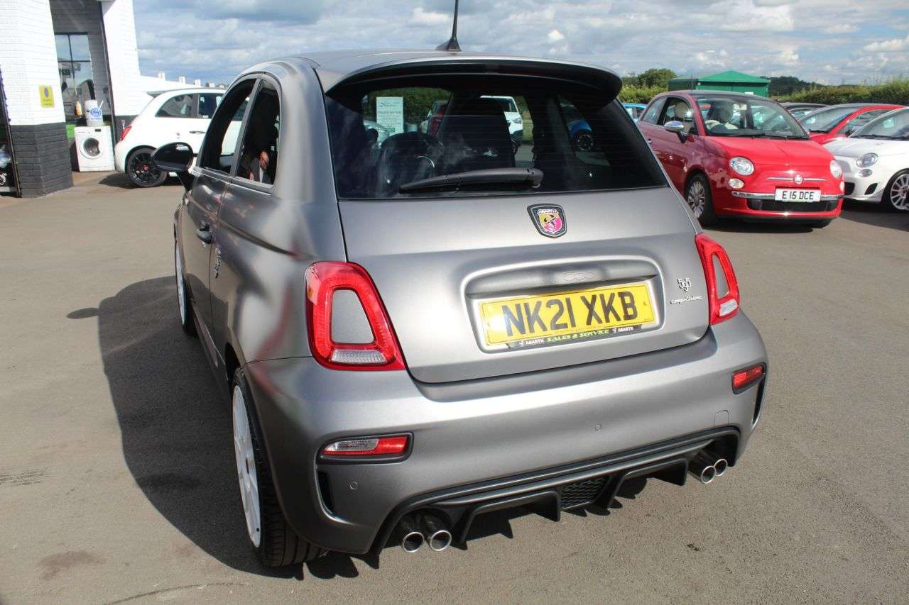 2021 ABARTH 595 2021 ABARTH 595