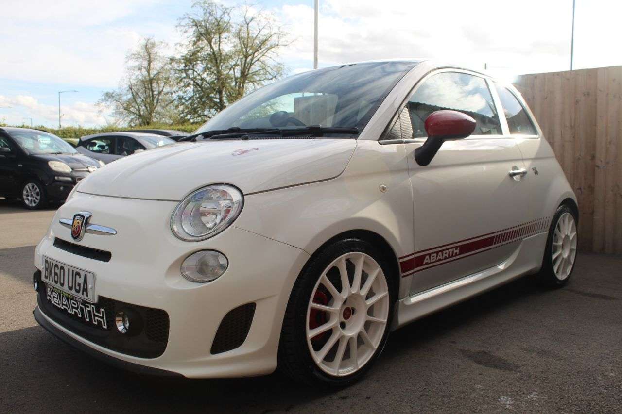 A 2010 ABARTH 500 1.4 T-Jet esseesse Hatchback 3dr Petrol Manual Euro 5 (135 bhp) ORIGIONAL17 A 2010 ABARTH 500 1.4 T-Jet esseesse Hatchback 3dr Petrol Manual Euro 5 (135 bhp) ORIGIONAL17
