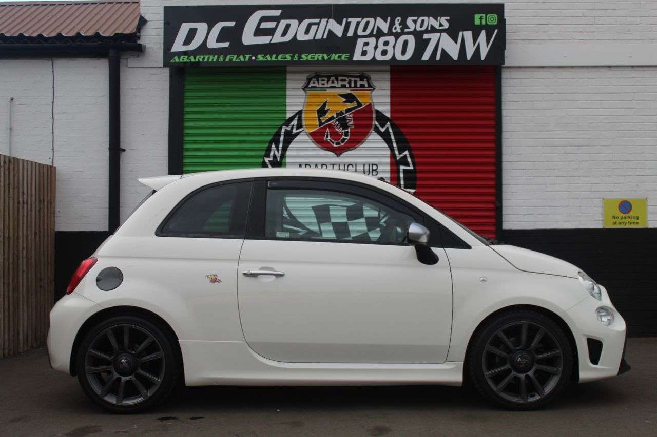 2023 ABARTH 595 2023 ABARTH 595