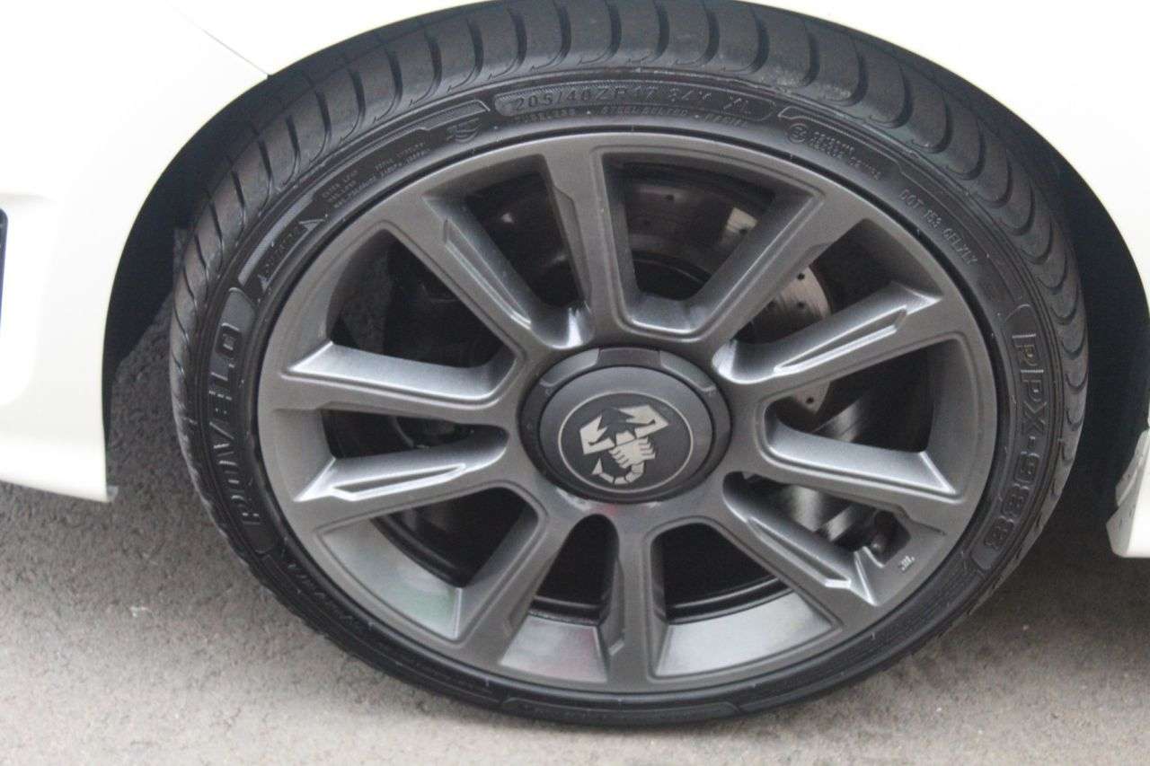 2023 ABARTH 595 2023 ABARTH 595