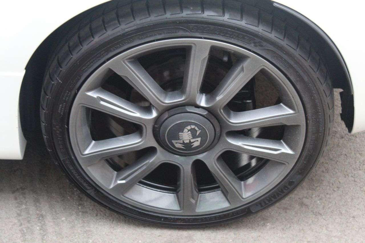 2023 ABARTH 595 2023 ABARTH 595