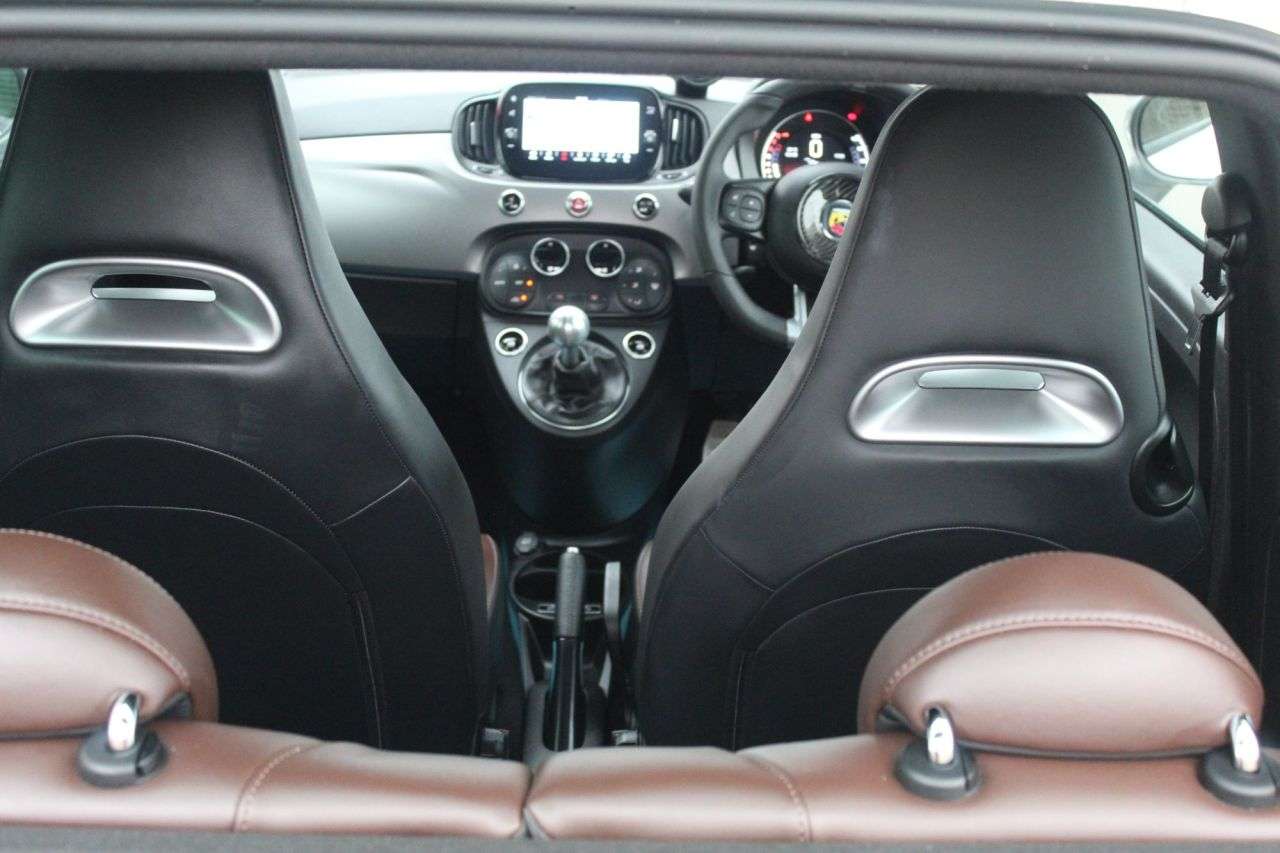 2023 ABARTH 595 2023 ABARTH 595