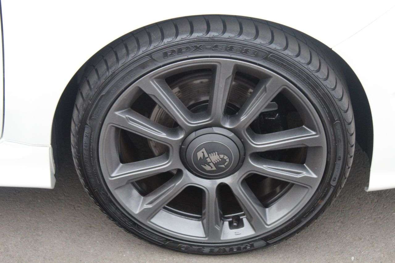 2023 ABARTH 595 2023 ABARTH 595