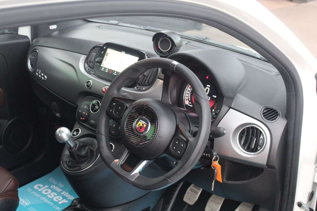 2023 ABARTH 595 2023 ABARTH 595