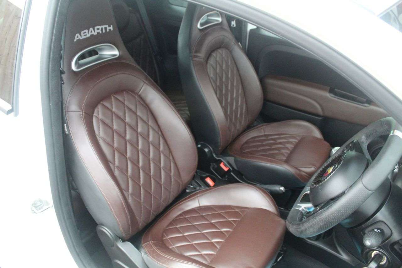 2023 ABARTH 595 2023 ABARTH 595