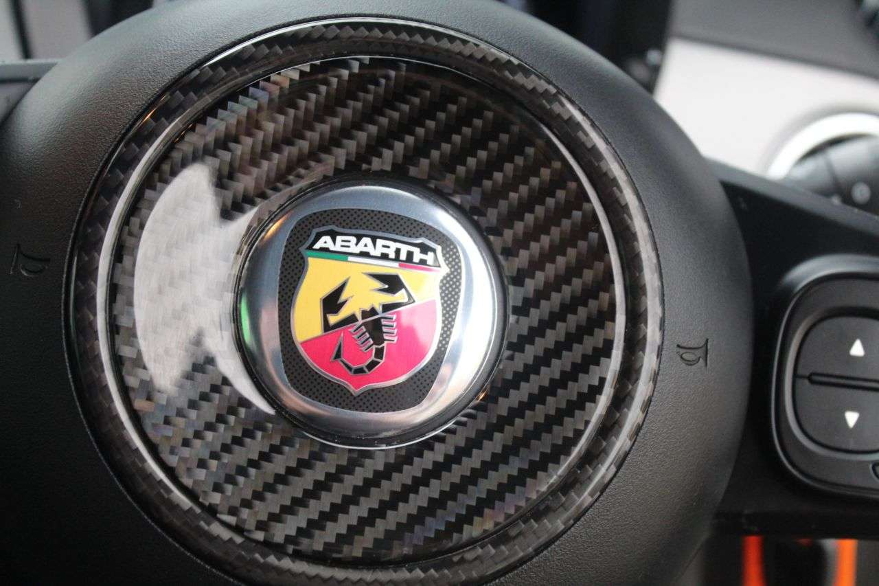 2023 ABARTH 595 2023 ABARTH 595