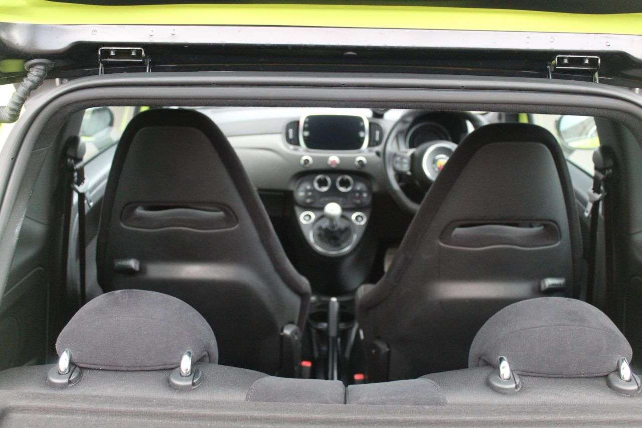 2021 ABARTH 595 2021 ABARTH 595