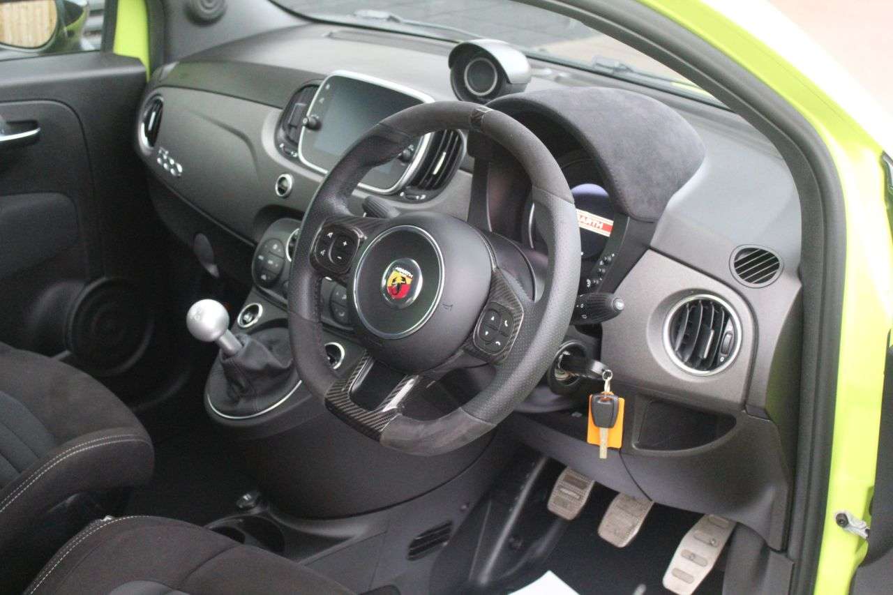 2021 ABARTH 595 2021 ABARTH 595
