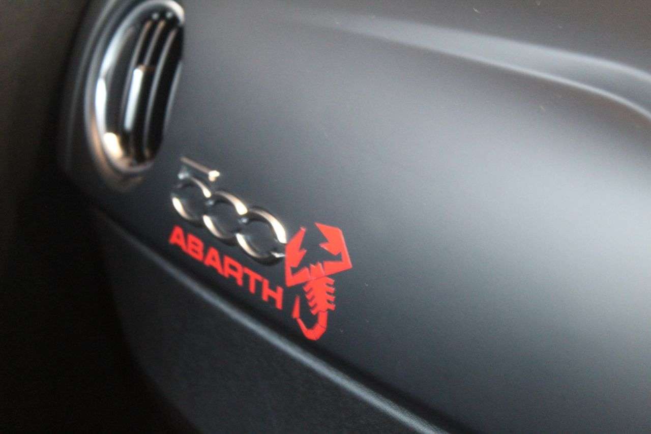 2023 ABARTH 595 2023 ABARTH 595