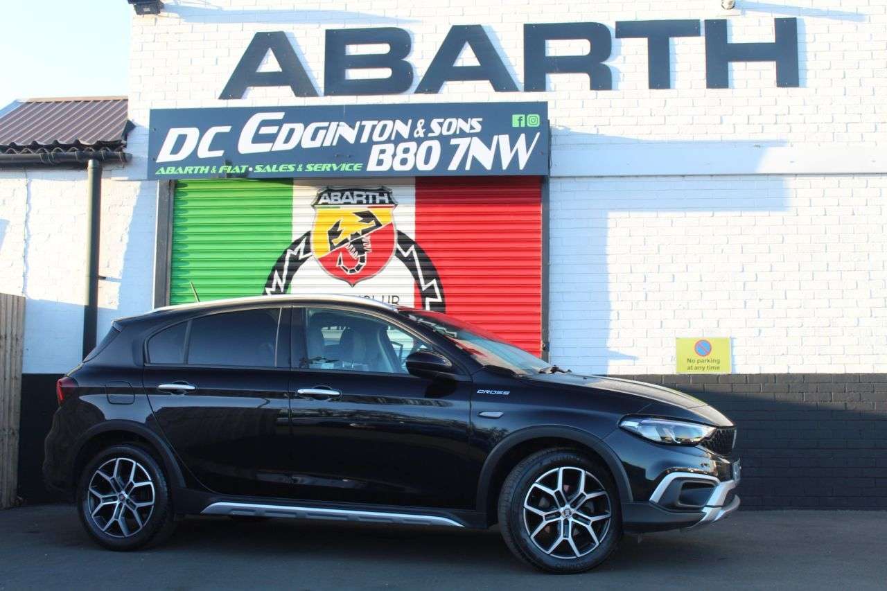 A 2022 FIAT TIPO 1.0 Cross Hatchback 5dr Petrol Manual Euro 6 (s/s) (100 bhp) GREAT LOOKING A 2022 FIAT TIPO 1.0 Cross Hatchback 5dr Petrol Manual Euro 6 (s/s) (100 bhp) GREAT LOOKING