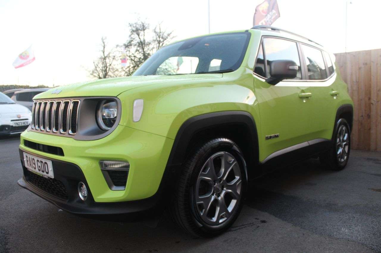 A 2019 JEEP RENEGADE 1.6 MultiJetII Limited SUV 5dr Diesel DDCT Euro 6 (s/s) (120 ps) HYPER GREE A 2019 JEEP RENEGADE 1.6 MultiJetII Limited SUV 5dr Diesel DDCT Euro 6 (s/s) (120 ps) HYPER GREE