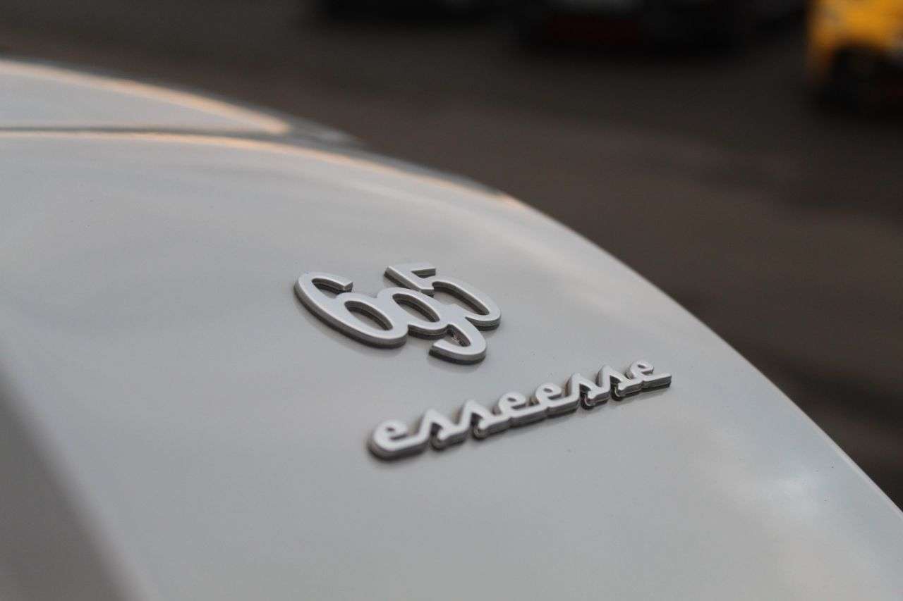 2022 ABARTH 695 2022 ABARTH 695