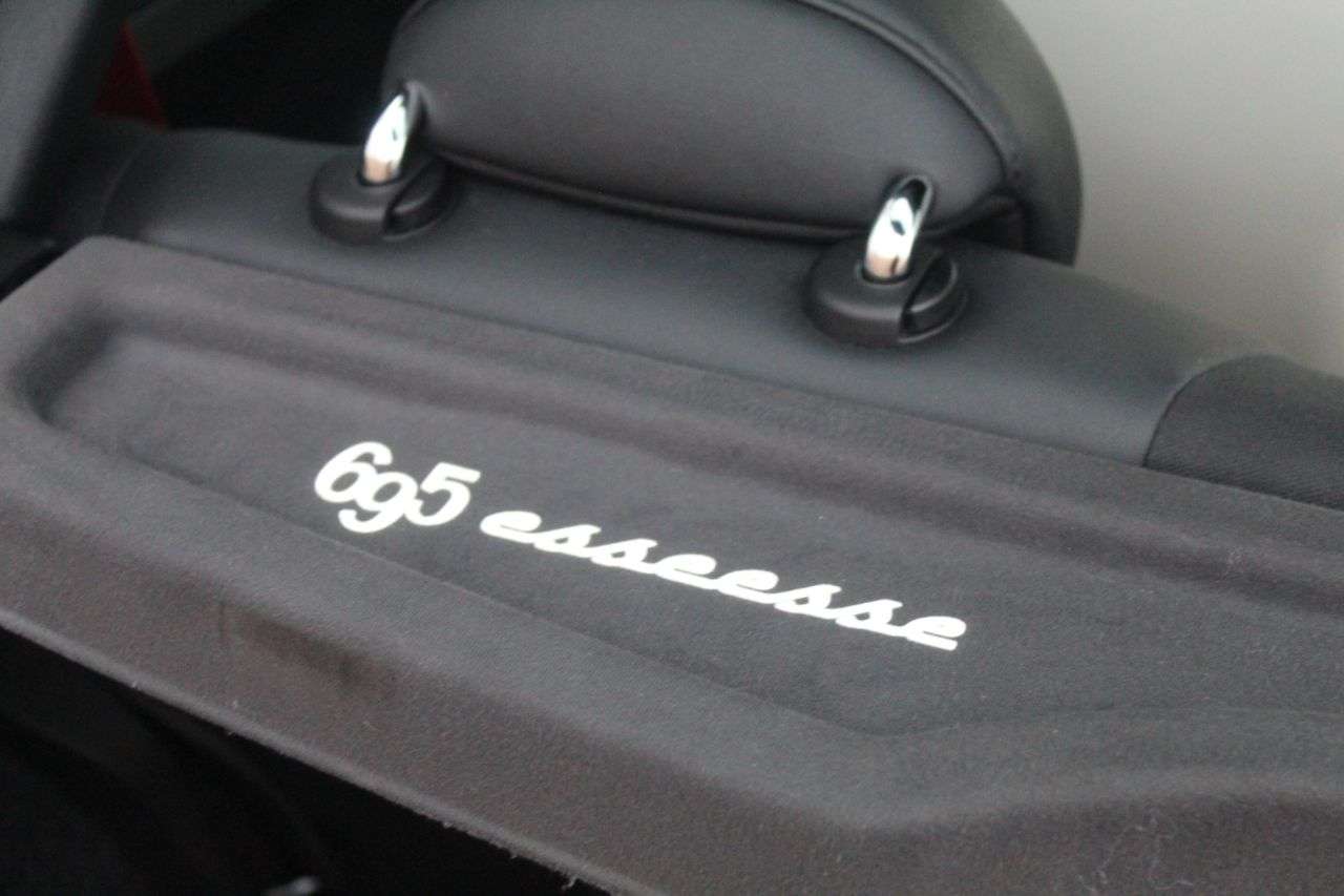 2022 ABARTH 695 2022 ABARTH 695