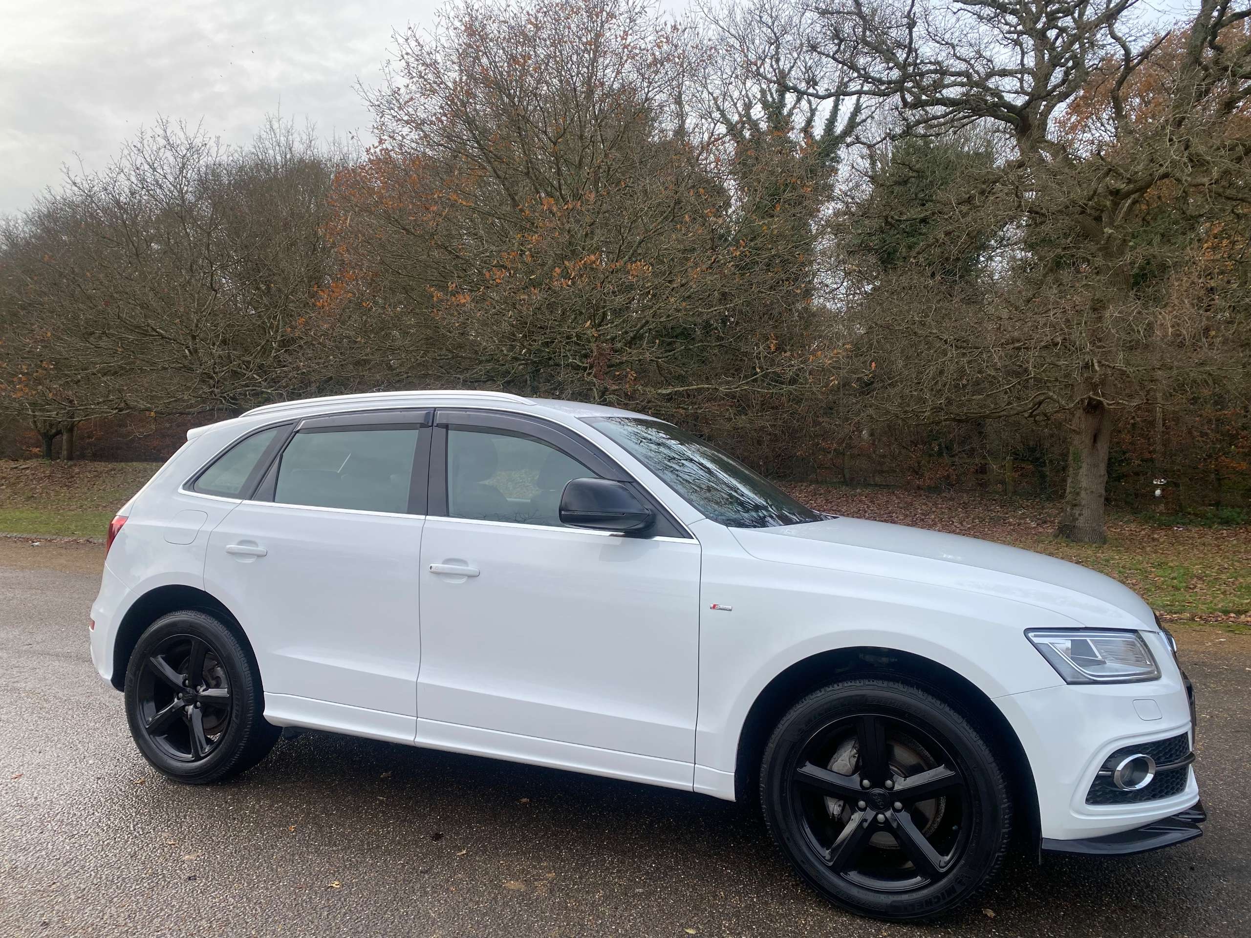 A 2013 AUDI Q5 2.0 TFSI S line Plus SUV 5dr Petrol Tiptronic quattro (s/s) A 2013 AUDI Q5 2.0 TFSI S line Plus SUV 5dr Petrol Tiptronic quattro (s/s)