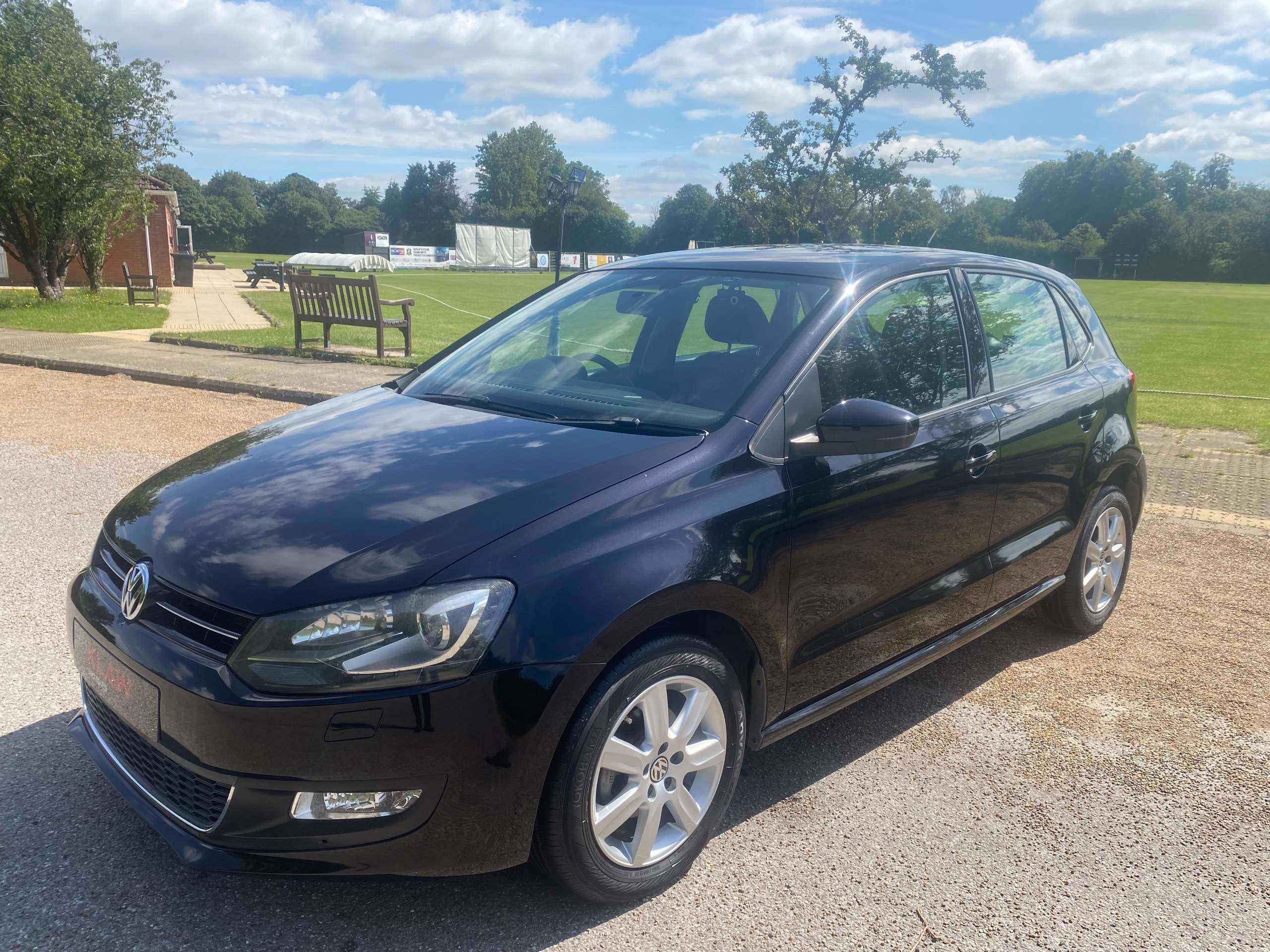 A 2013 VOLKSWAGEN POLO MK5 1.2 TSI SEL Hatchback 5dr Petrol DSG (s/s) (90 ps) A 2013 VOLKSWAGEN POLO MK5 1.2 TSI SEL Hatchback 5dr Petrol DSG (s/s) (90 ps)