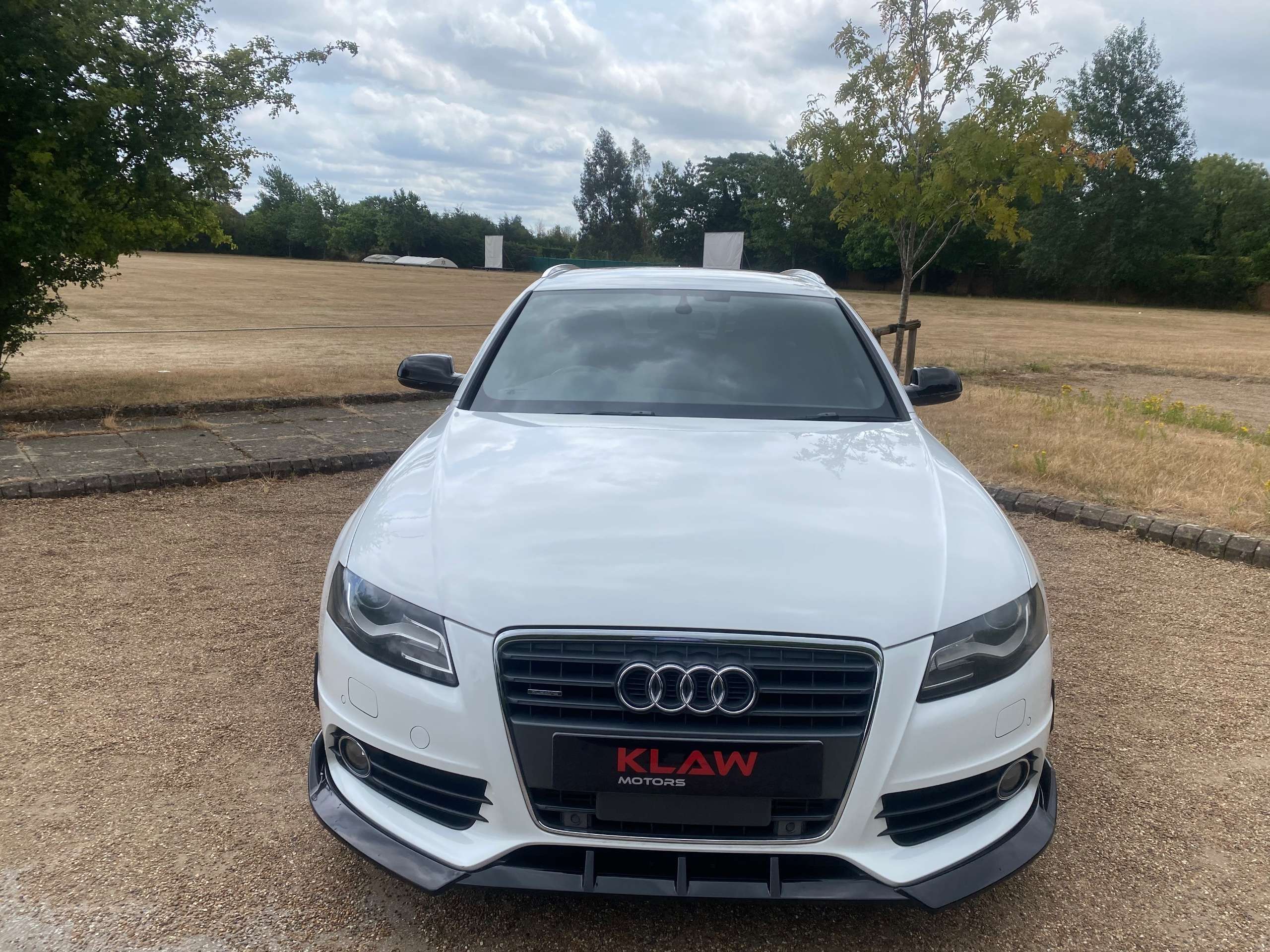 A 2011 AUDI A4 AVANT 2.0 TFSI S Line Quattro S Tronic Euro 5 5dr A 2011 AUDI A4 AVANT 2.0 TFSI S Line Quattro S Tronic Euro 5 5dr