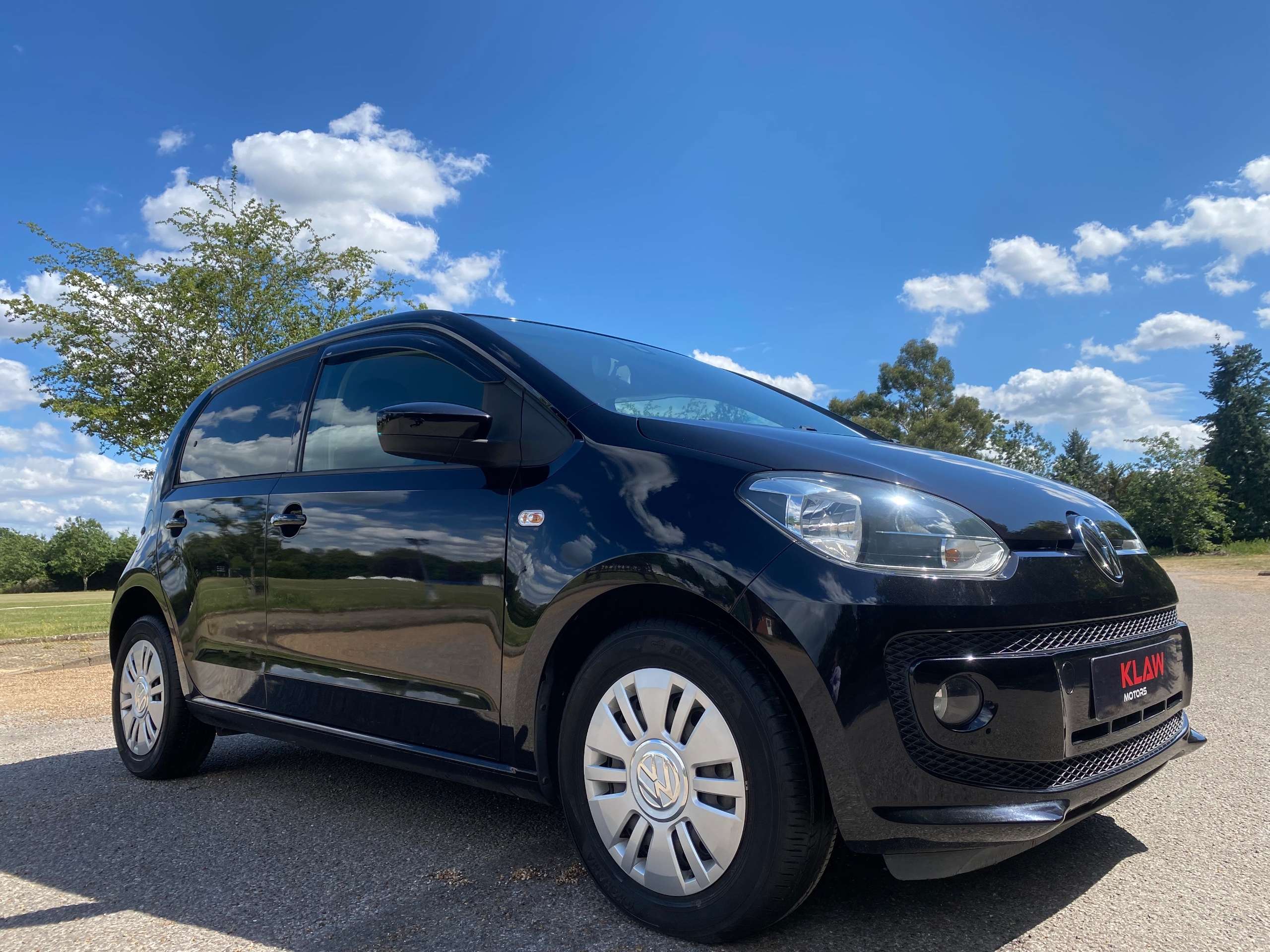 A 2015 VOLKSWAGEN UP! 1.0 Move UP Bluemotion ASG Auto Petrol 5dr Hatchback Euro 6 A 2015 VOLKSWAGEN UP! 1.0 Move UP Bluemotion ASG Auto Petrol 5dr Hatchback Euro 6