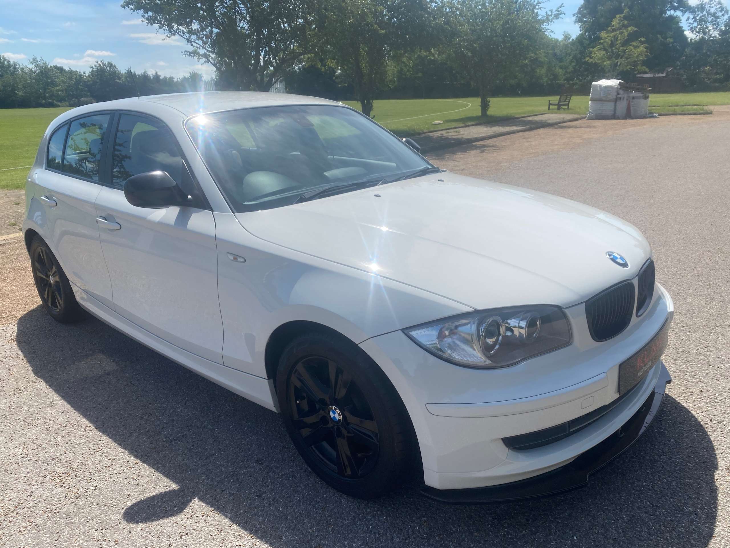 A 2010 BMW 1 SERIES 120i E87 Facelift SE Automatic 2.0 Petrol 5dr(s/s) Euro 5 A 2010 BMW 1 SERIES 120i E87 Facelift SE Automatic 2.0 Petrol 5dr(s/s) Euro 5