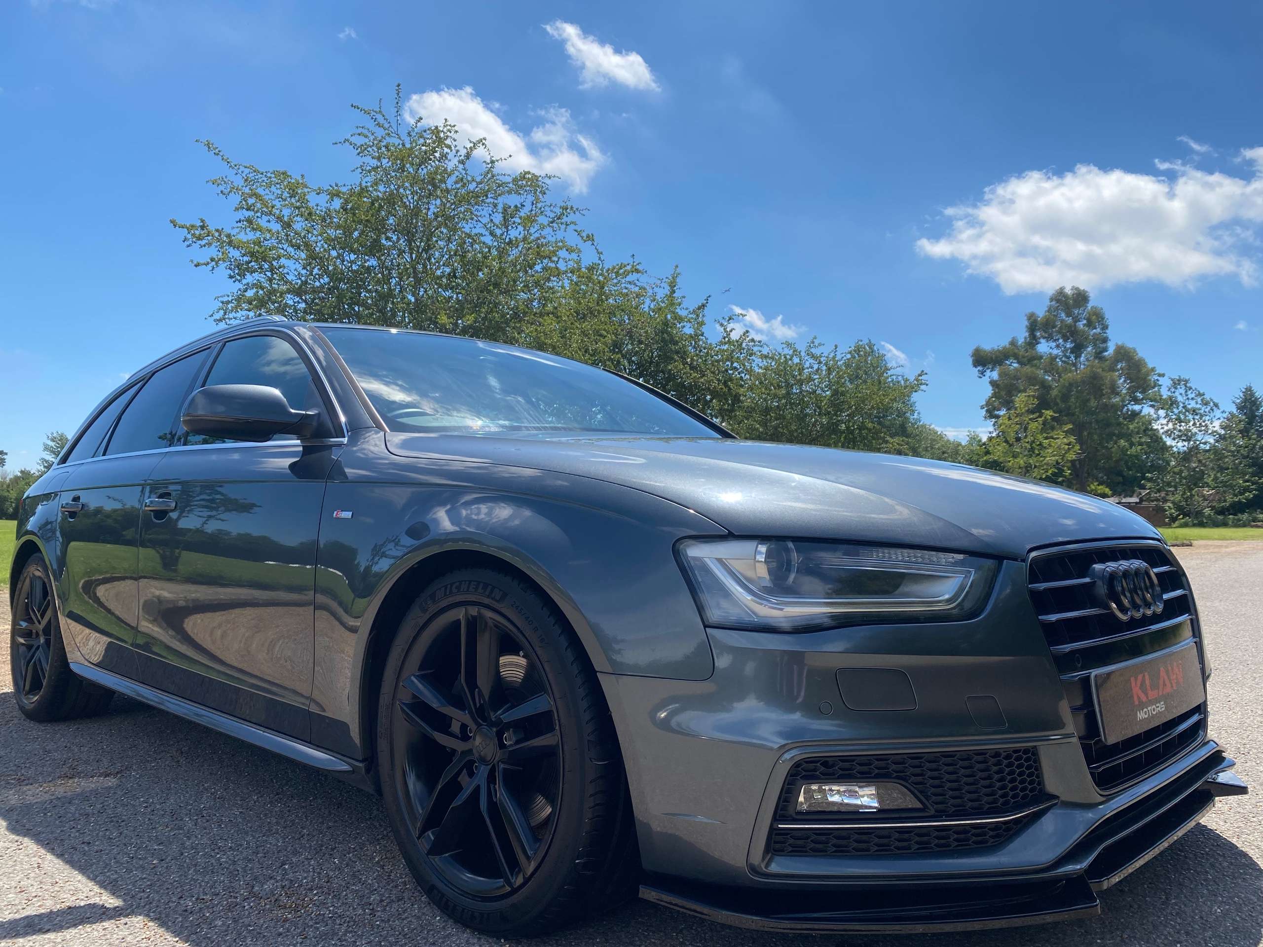 A 2013 AUDI A4 AVANT 2.0 TFSI S Line B8 Estate 5dr Petrol Automatic Euro 5 A 2013 AUDI A4 AVANT 2.0 TFSI S Line B8 Estate 5dr Petrol Automatic Euro 5