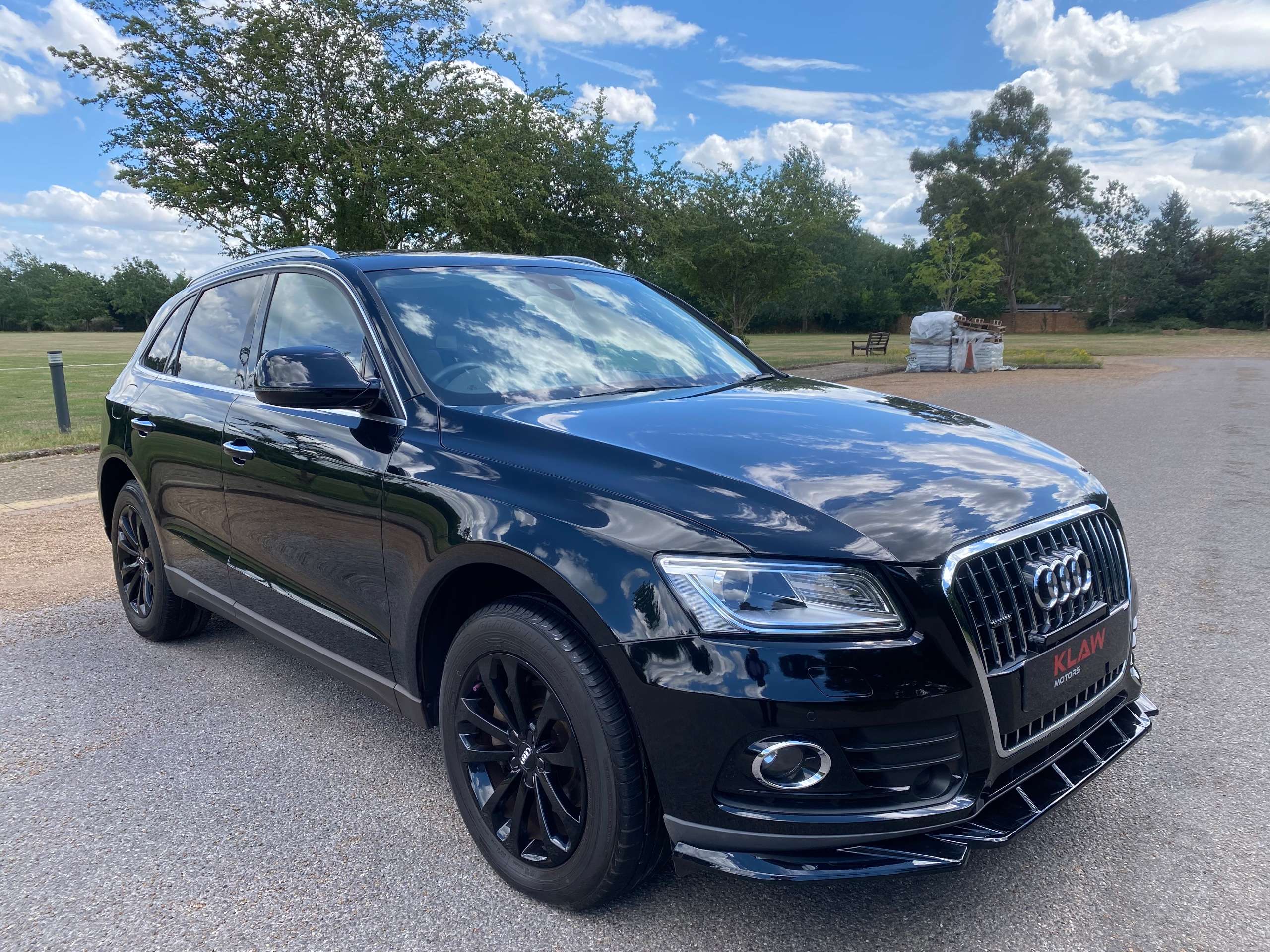 A 2015 AUDI Q5 8R 2.0 TFSI SE SUV 5dr Petrol Tiptronic quattro (s/s) 227 BHP A 2015 AUDI Q5 8R 2.0 TFSI SE SUV 5dr Petrol Tiptronic quattro (s/s) 227 BHP