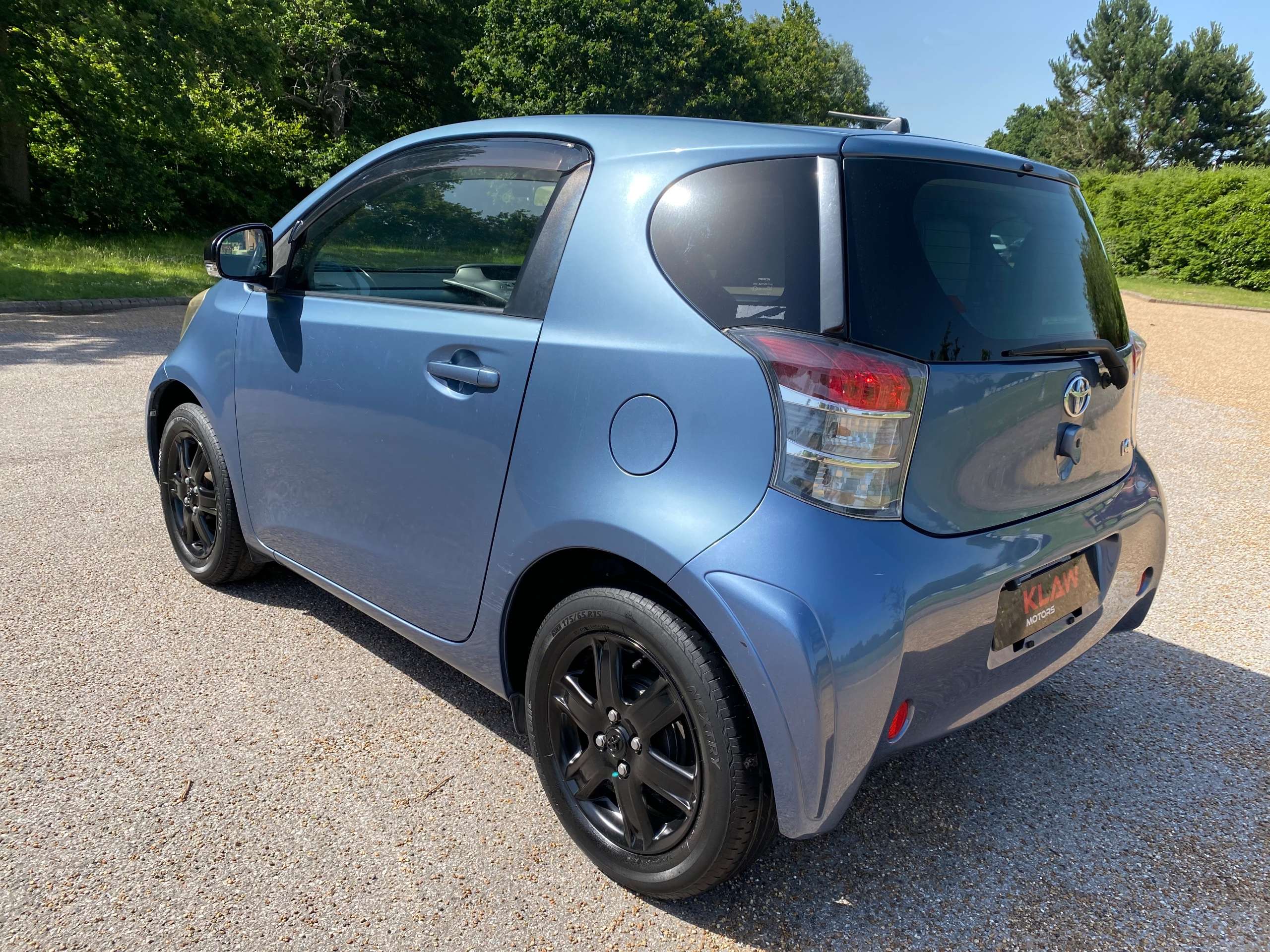 2010 TOYOTA IQ 2010 TOYOTA IQ