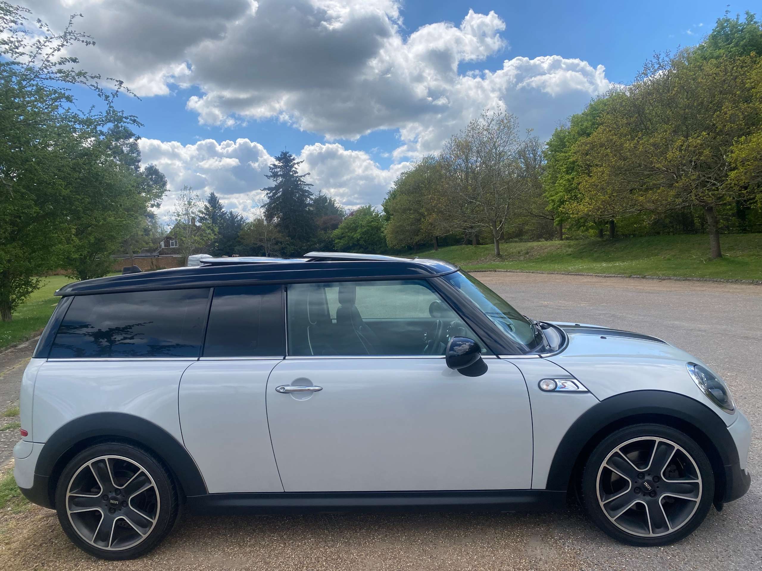 A 2012 MINI CLUBMAN 1.6 Cooper S Steptronic Euro 5 Auto Petrol 5dr A 2012 MINI CLUBMAN 1.6 Cooper S Steptronic Euro 5 Auto Petrol 5dr