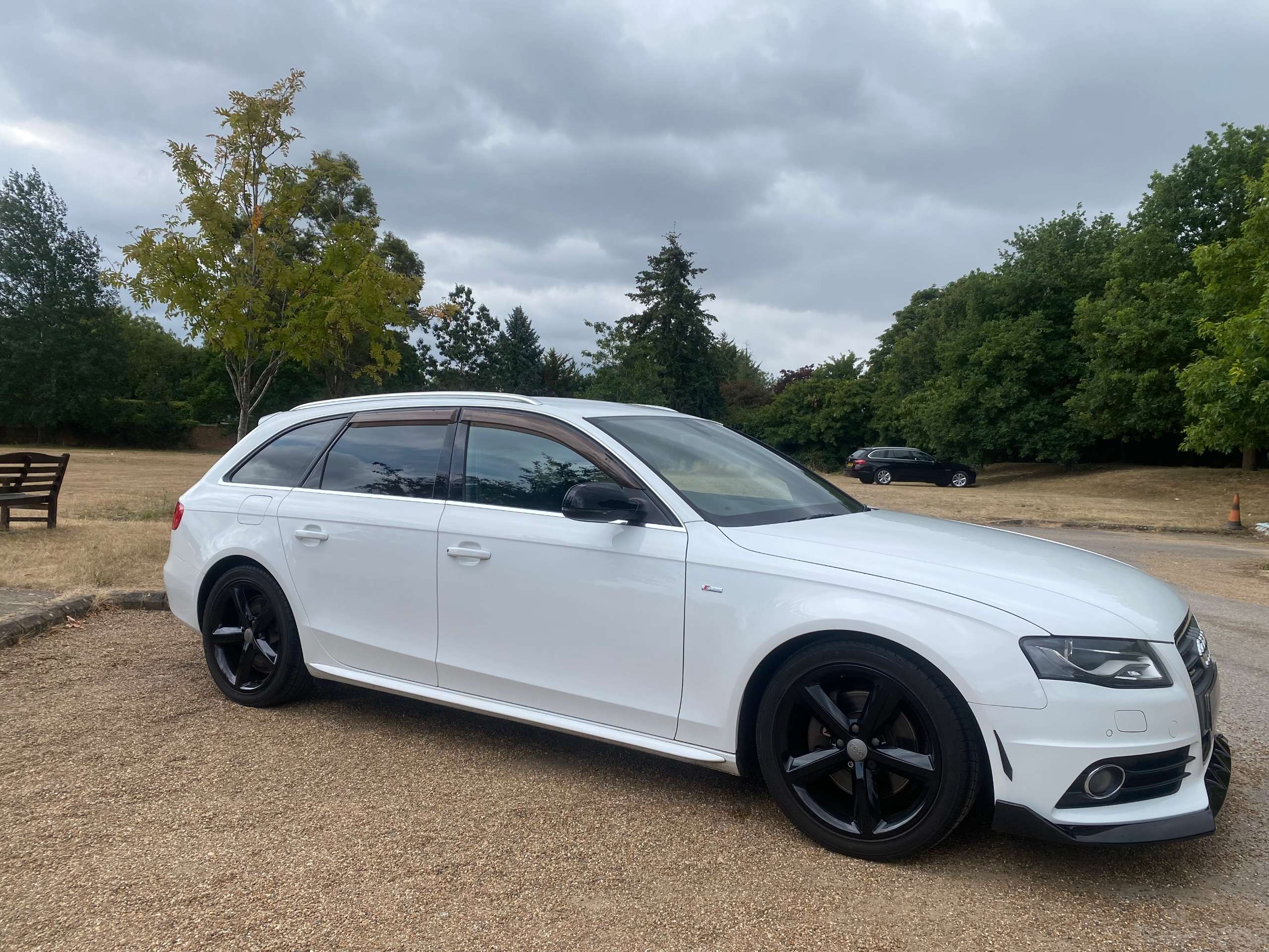 A 2011 AUDI A4 AVANT 2.0 TFSI S Line Quattro S Tronic Euro 5 5dr A 2011 AUDI A4 AVANT 2.0 TFSI S Line Quattro S Tronic Euro 5 5dr