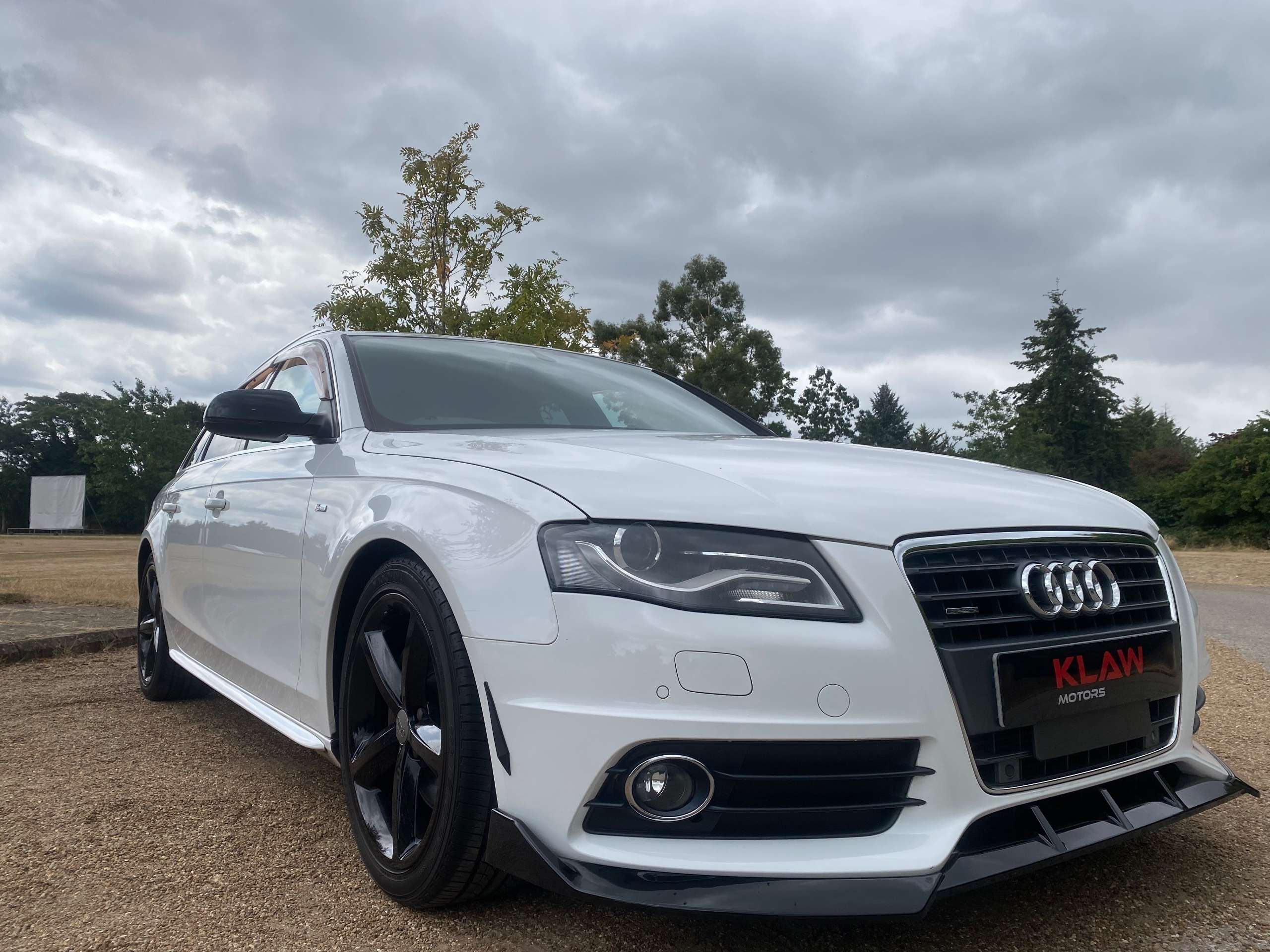 A 2011 AUDI A4 AVANT 2.0 TFSI S Line Quattro S Tronic Euro 5 5dr A 2011 AUDI A4 AVANT 2.0 TFSI S Line Quattro S Tronic Euro 5 5dr