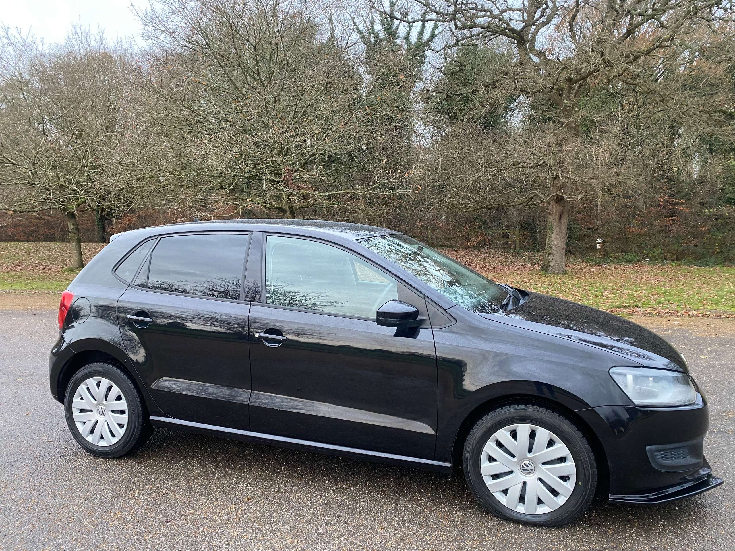 A 2012 VOLKSWAGEN POLO 1.2 TSI BlueMotion Tech SEL Hatchback 5dr Petrol DSG Euro 6 (s/s) (110 ps) A 2012 VOLKSWAGEN POLO 1.2 TSI BlueMotion Tech SEL Hatchback 5dr Petrol DSG Euro 6 (s/s) (110 ps)