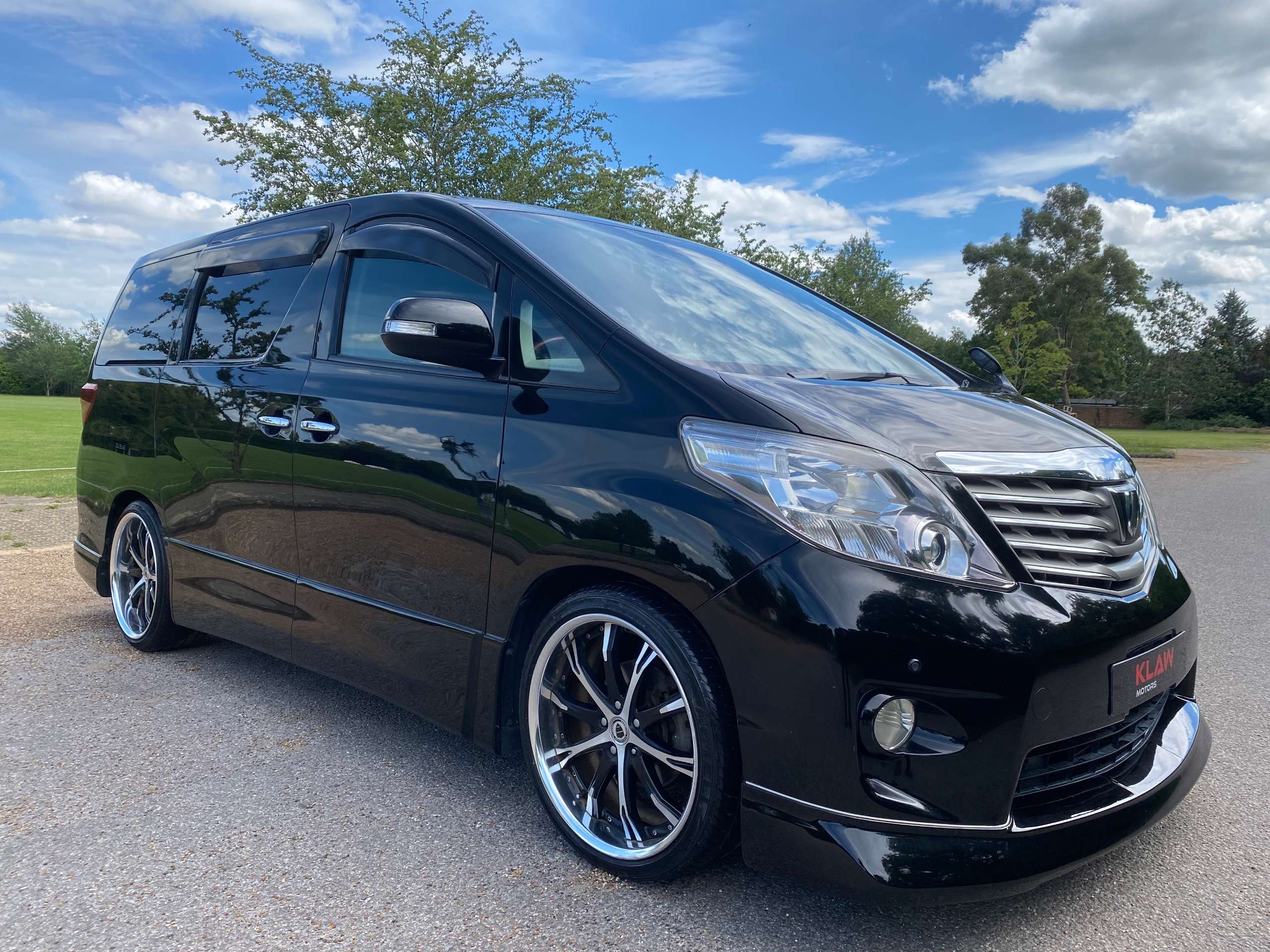 A 2009 TOYOTA ALPHARD 240S 2.4 Petrol 7 Seats MPV Black A 2009 TOYOTA ALPHARD 240S 2.4 Petrol 7 Seats MPV Black