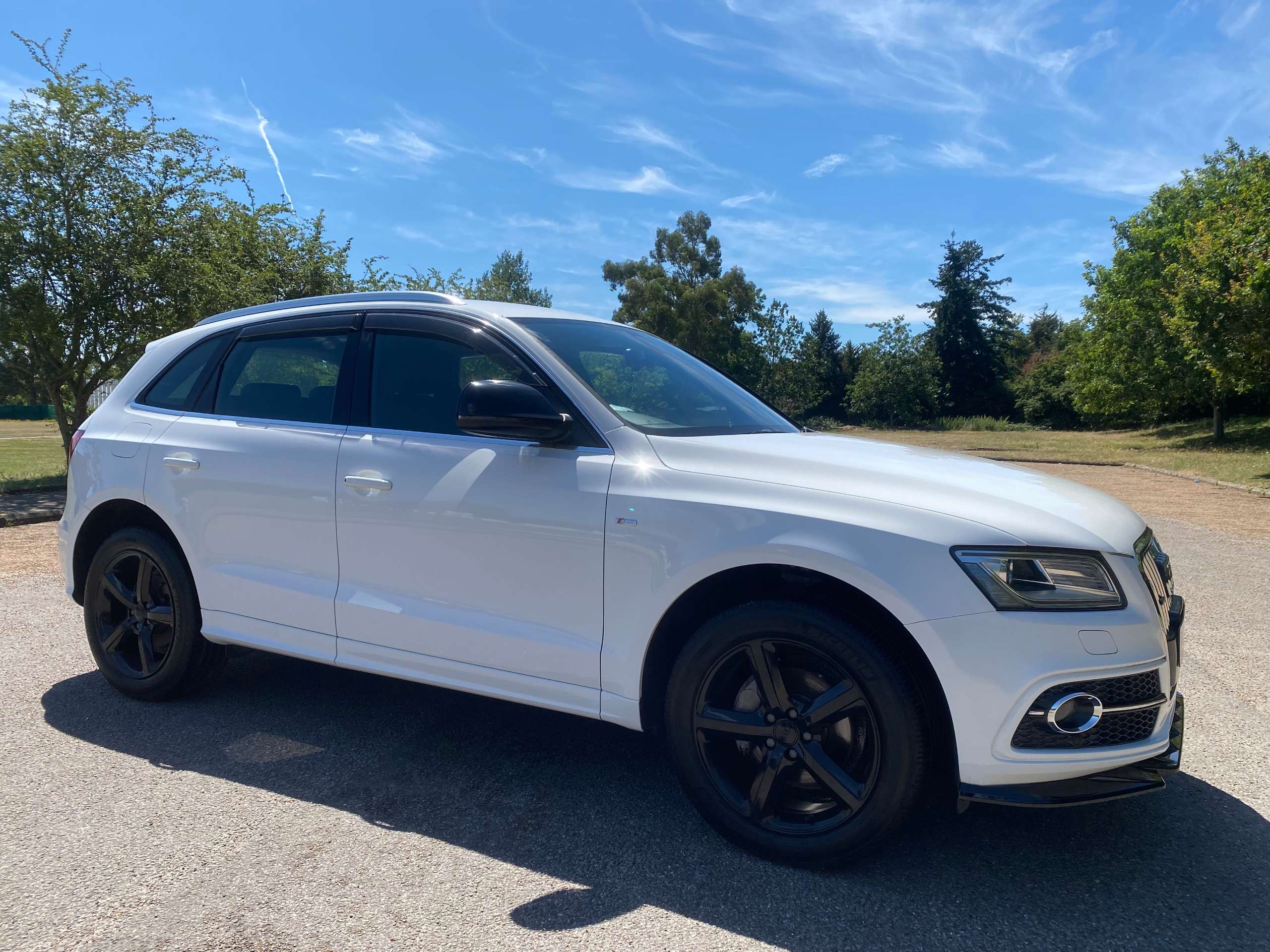 A 2013 AUDI Q5 8R 2.0 TFSI S line Plus SUV 5dr Petrol Tiptronic quattro (s/s) A 2013 AUDI Q5 8R 2.0 TFSI S line Plus SUV 5dr Petrol Tiptronic quattro (s/s)