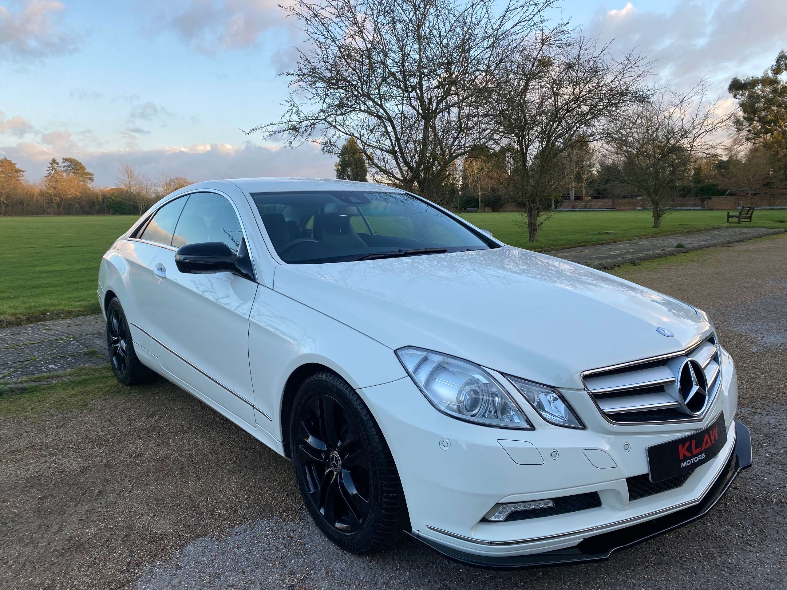 A 2009 MERCEDES-BENZ E CLASS 3.5 E350 CGI V6 BlueEfficiency Sport G-Tronic Euro 5 2dr A 2009 MERCEDES-BENZ E CLASS 3.5 E350 CGI V6 BlueEfficiency Sport G-Tronic Euro 5 2dr