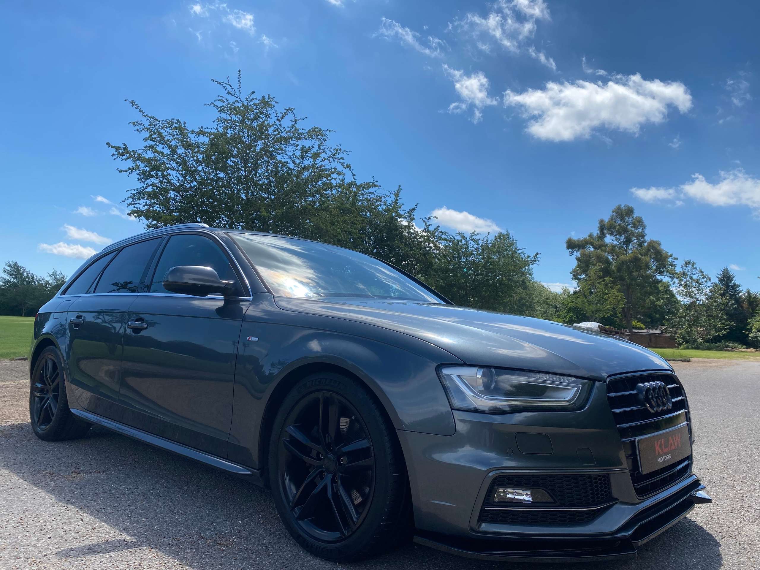 A 2013 AUDI A4 AVANT 2.0 TFSI S Line B8 Estate 5dr Petrol Automatic Euro 5 A 2013 AUDI A4 AVANT 2.0 TFSI S Line B8 Estate 5dr Petrol Automatic Euro 5