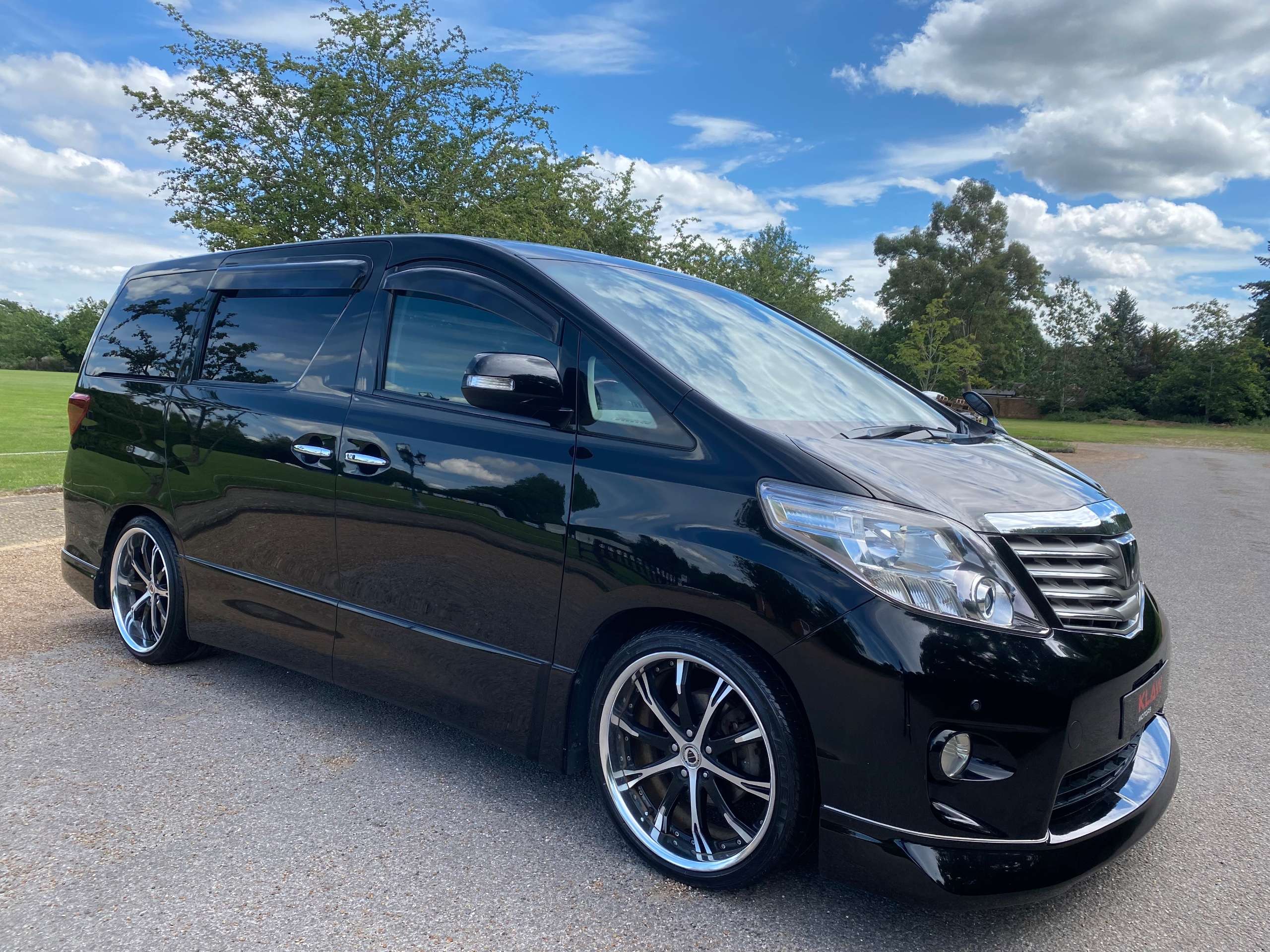 A 2009 TOYOTA ALPHARD 240S 2.4 Petrol 7 Seats MPV Black A 2009 TOYOTA ALPHARD 240S 2.4 Petrol 7 Seats MPV Black