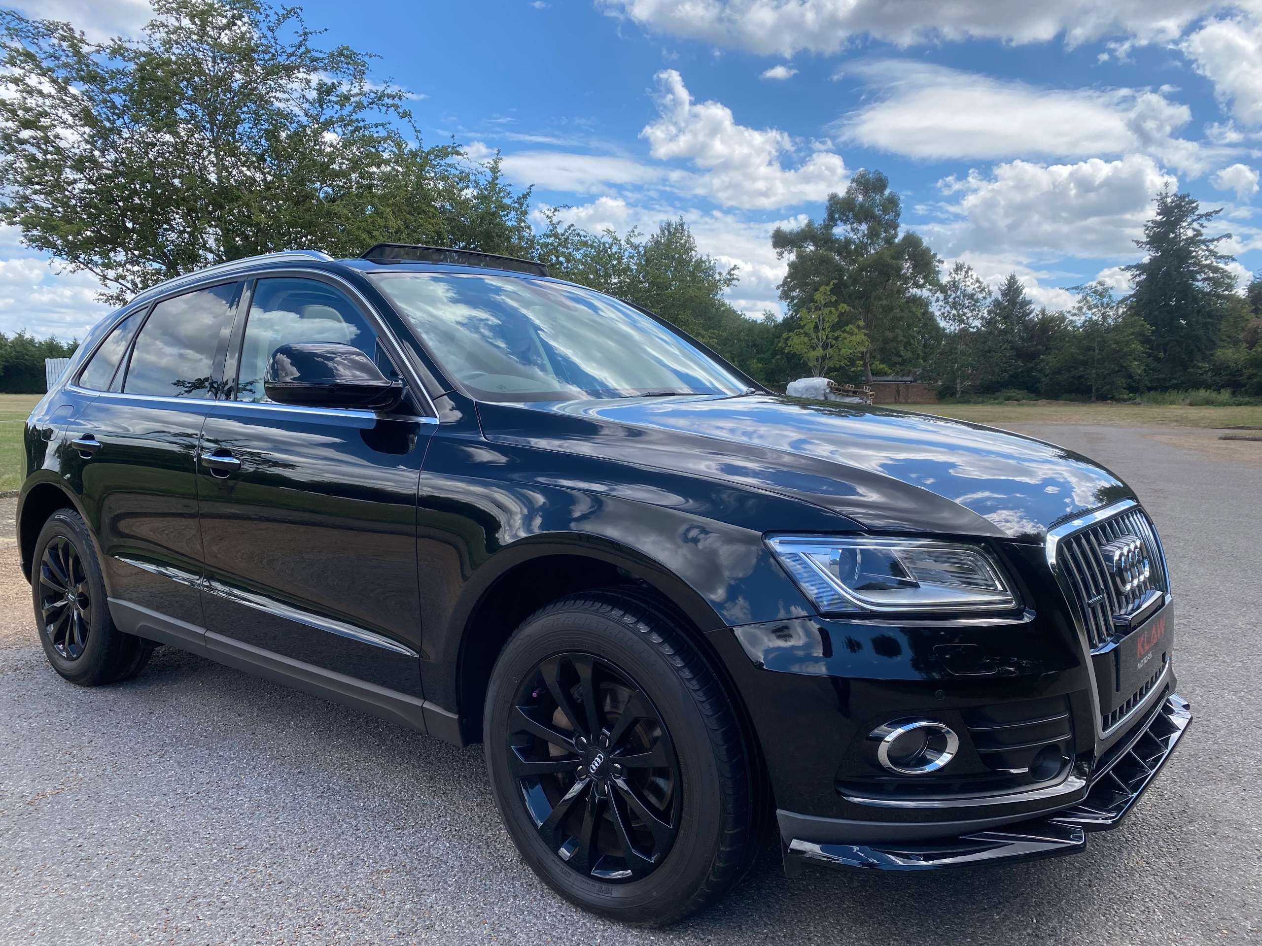 A 2015 AUDI Q5 8R 2.0 TFSI SE SUV 5dr Petrol Tiptronic quattro (s/s) 227 BHP A 2015 AUDI Q5 8R 2.0 TFSI SE SUV 5dr Petrol Tiptronic quattro (s/s) 227 BHP