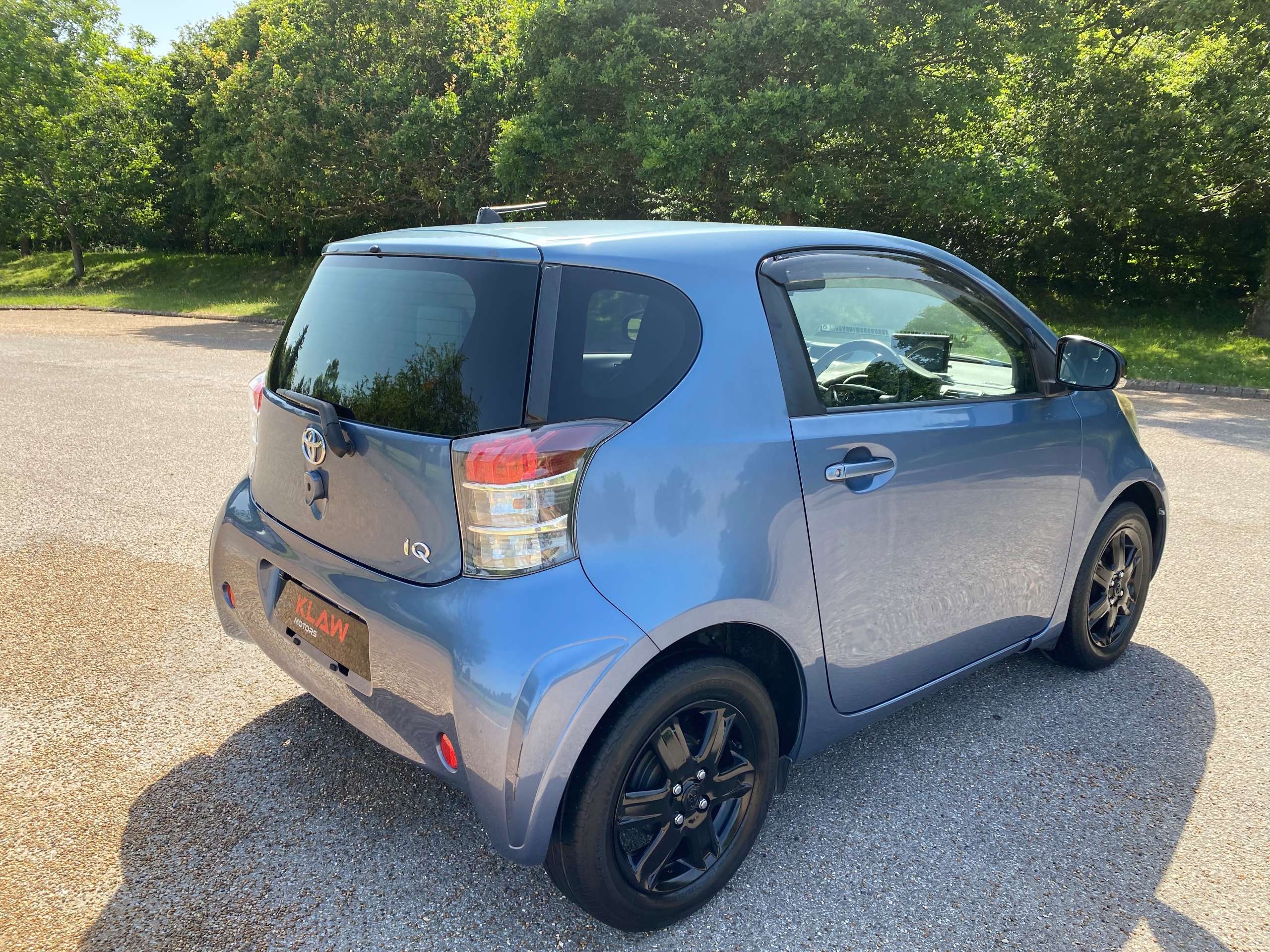 2010 TOYOTA IQ 2010 TOYOTA IQ