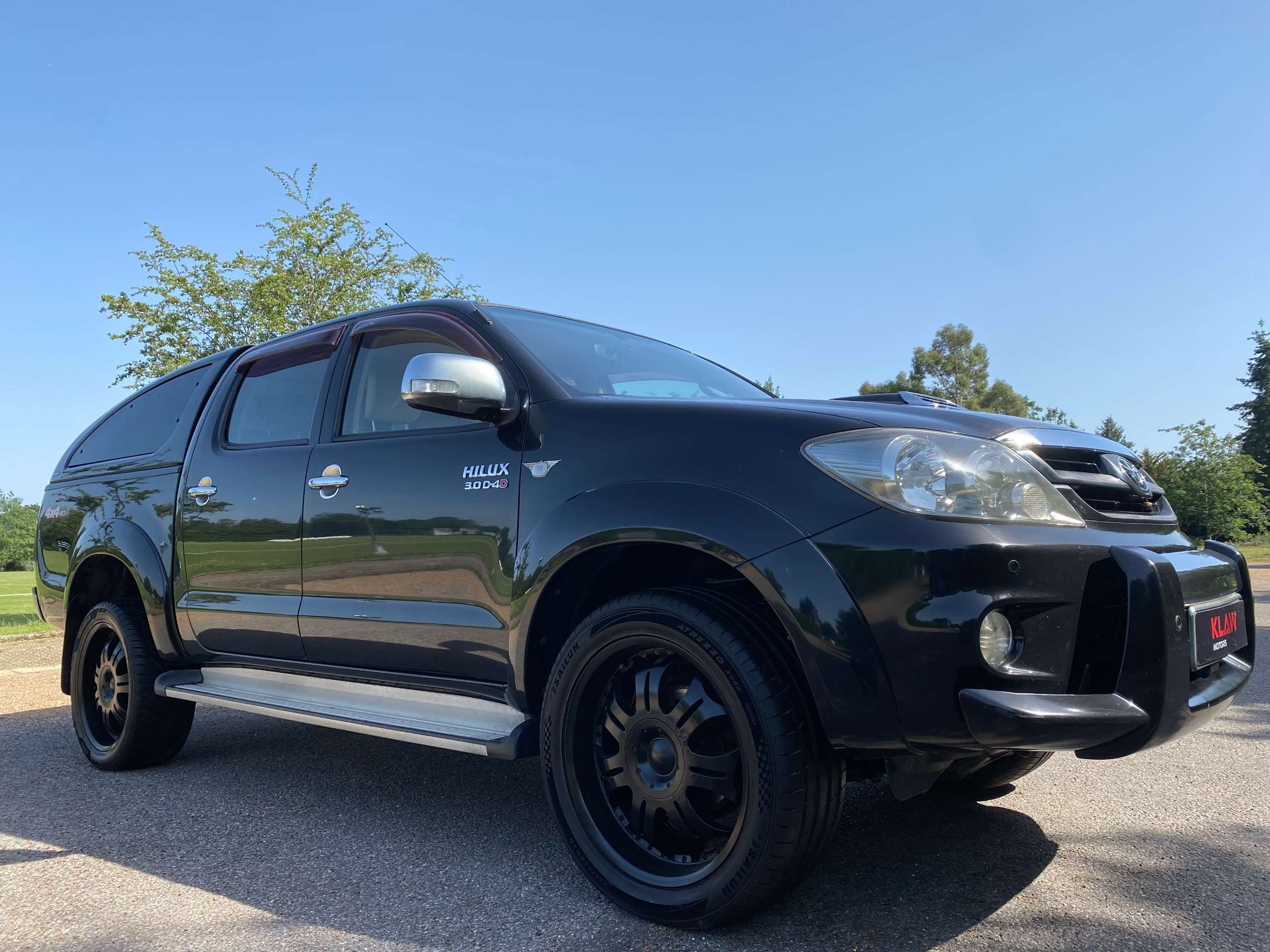 A 2007 TOYOTA HILUX G Vigo Pickup D-4D 4WD Invincible 3.0 Diesel Automatic Double Cab 4dr A 2007 TOYOTA HILUX G Vigo Pickup D-4D 4WD Invincible 3.0 Diesel Automatic Double Cab 4dr