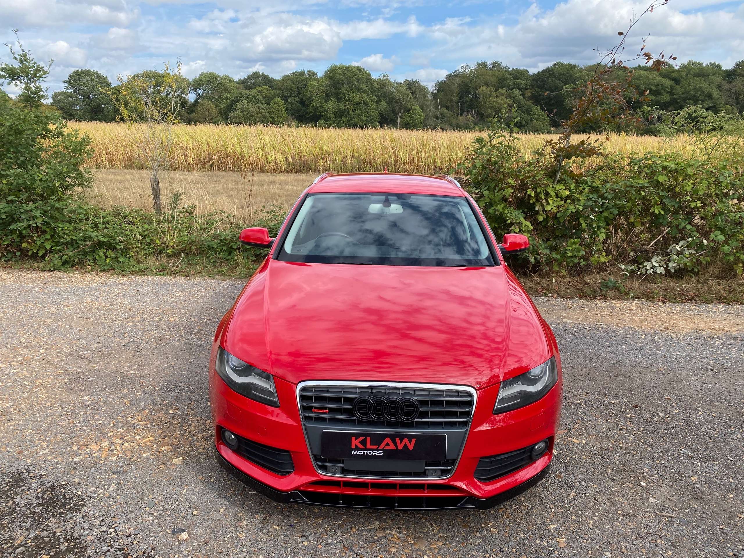 A 2011 AUDI A4 AVANT 2.0 B8 TFSI S Tronic Quattro 5dr Estate Petrol A 2011 AUDI A4 AVANT 2.0 B8 TFSI S Tronic Quattro 5dr Estate Petrol